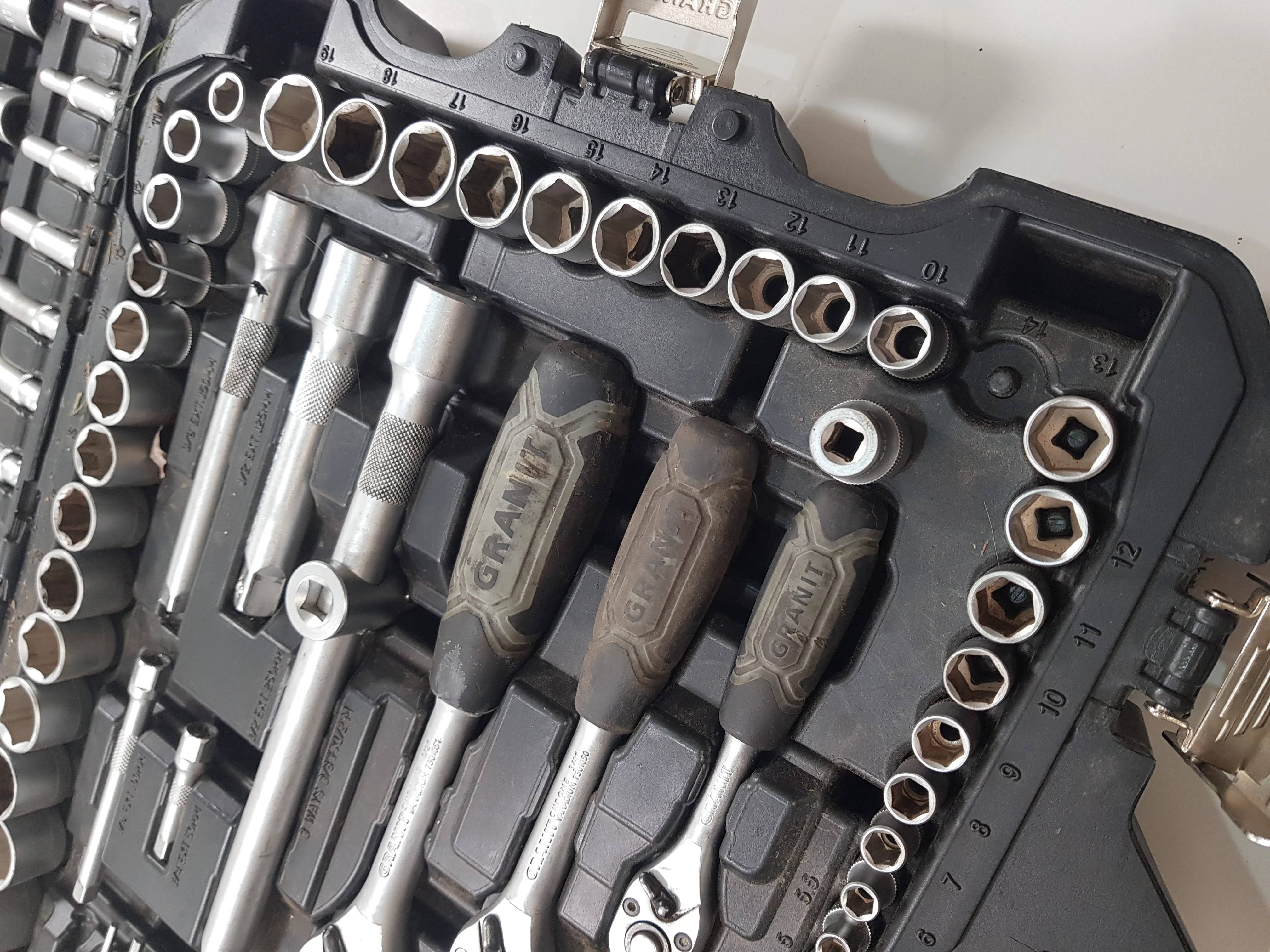 zestaw-kluczy-granit-walizka-ean-gtin-4059139321599