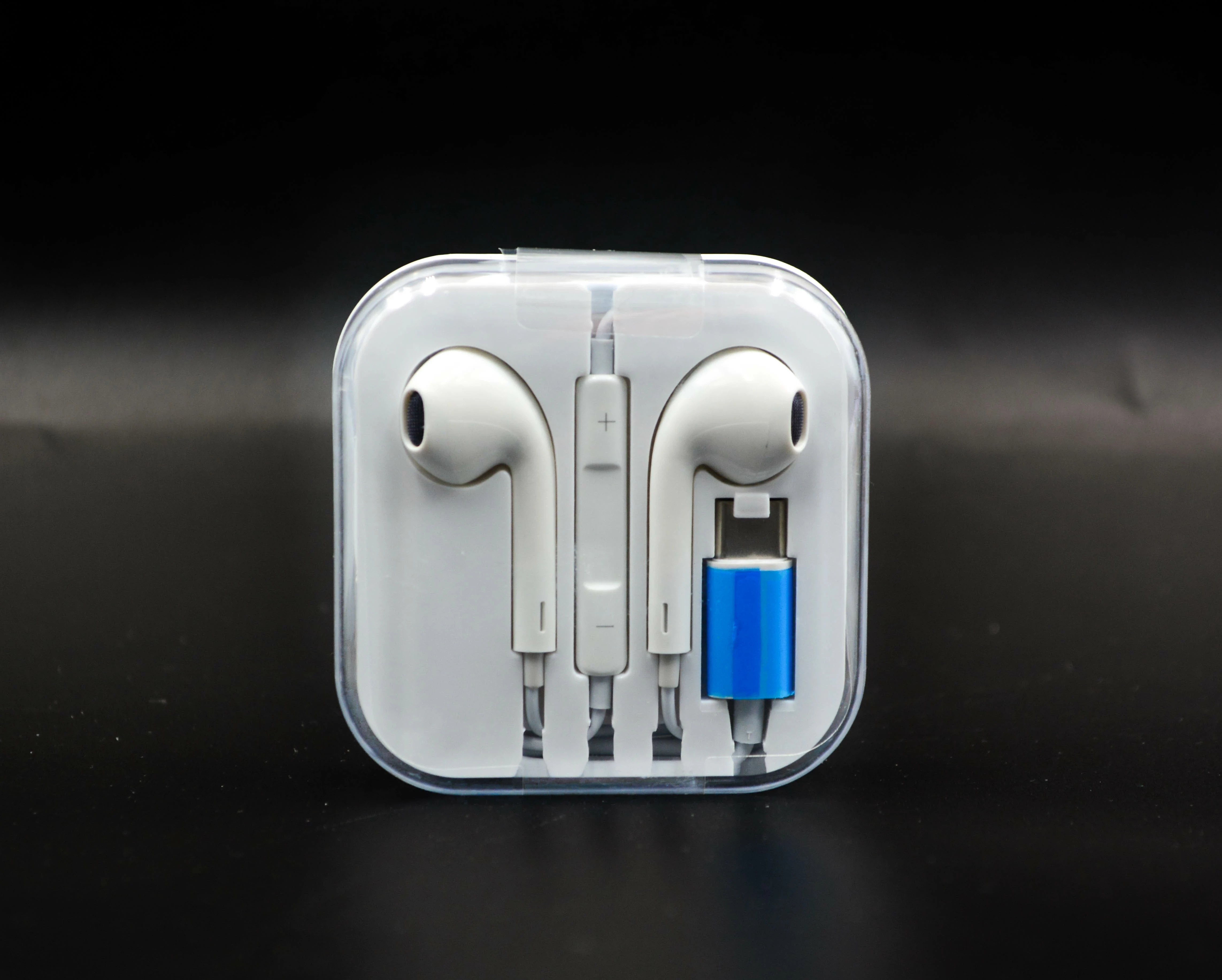 sluchawki-uniwersalne-usb-c-iphone-samsung-stan-powystawowy