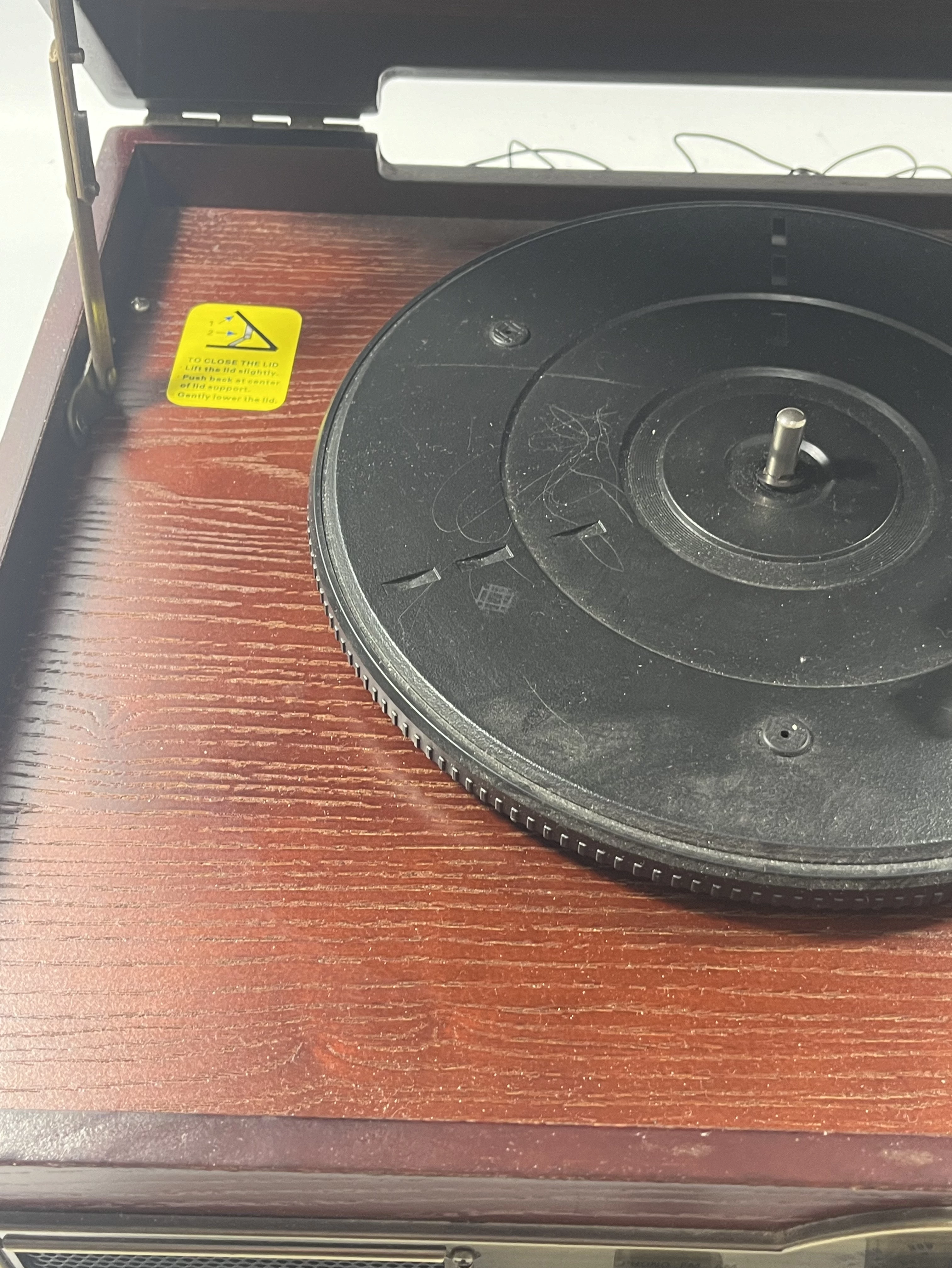 gramofon-hyundai-rt-910-retro-naped-bezposredni