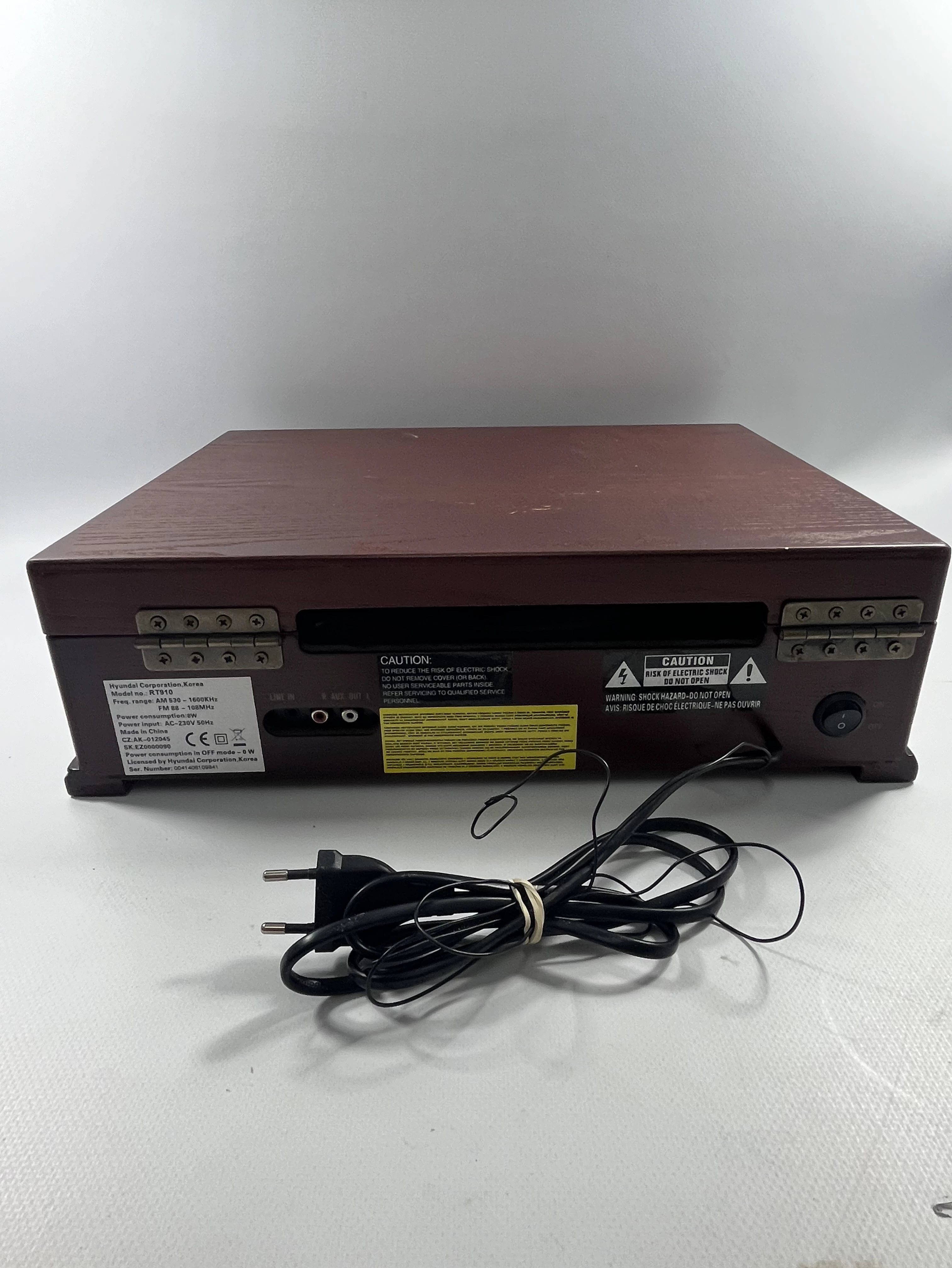 gramofon-hyundai-rt-910-retro-wbudowany-przedwzmacniacz-nie