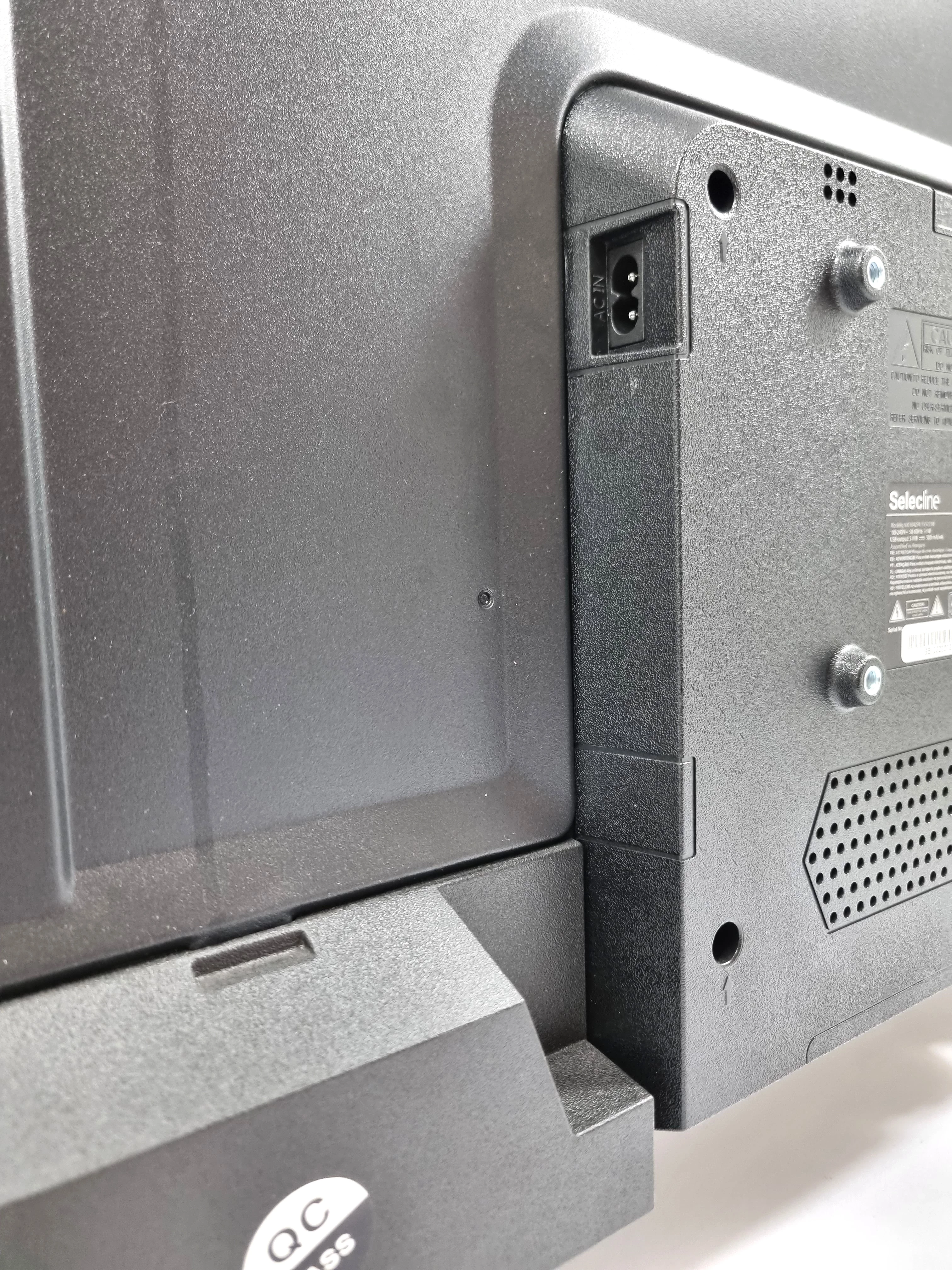 telewizor-led-selecline-32s18-32-hd-ready-czarny-stan-uzywany