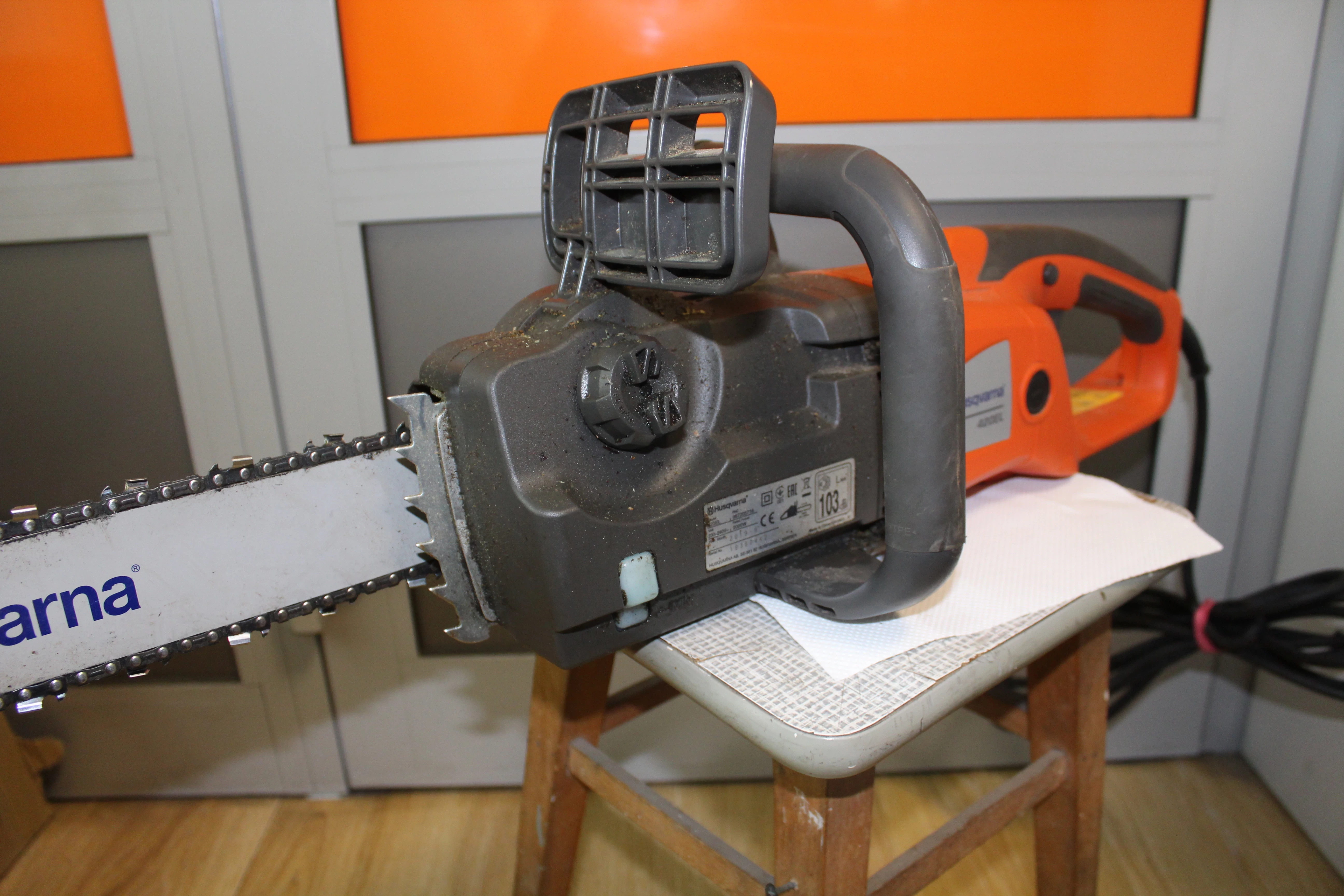 pila-elektryczna-lancuchowa-husqvarna-420el-47-kg-stan-uzywany