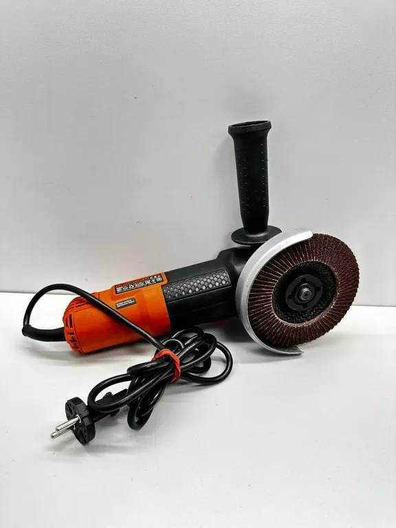 SZLIFIERKA KĄTOWA BLACK DECKER BEG220