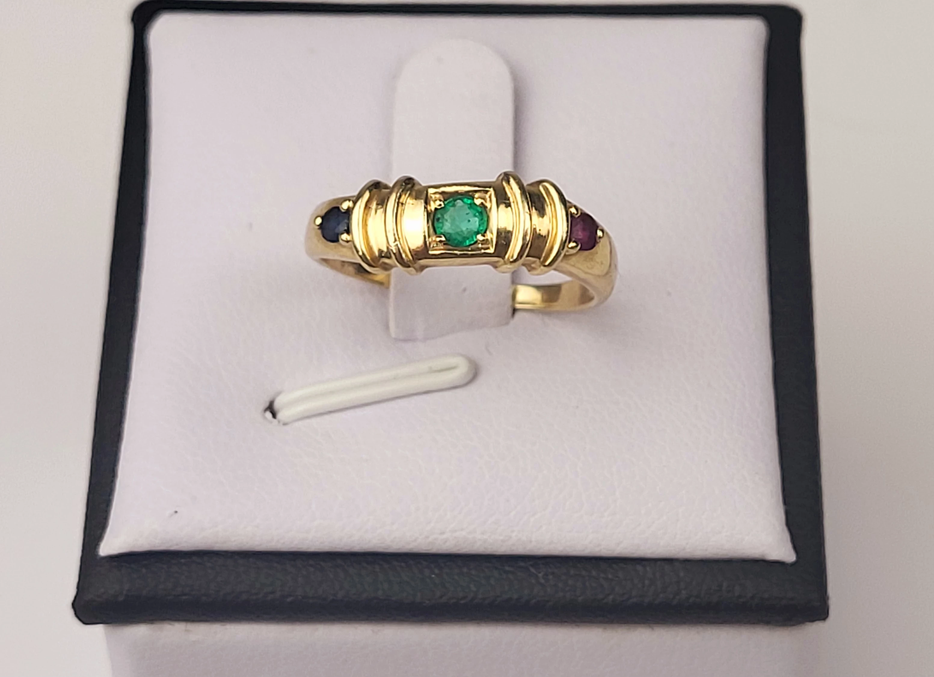 zloty-pierscionek-szmaragd-rubin-szafir-certyfikat-sliczny-odrowazow-71-gliwice