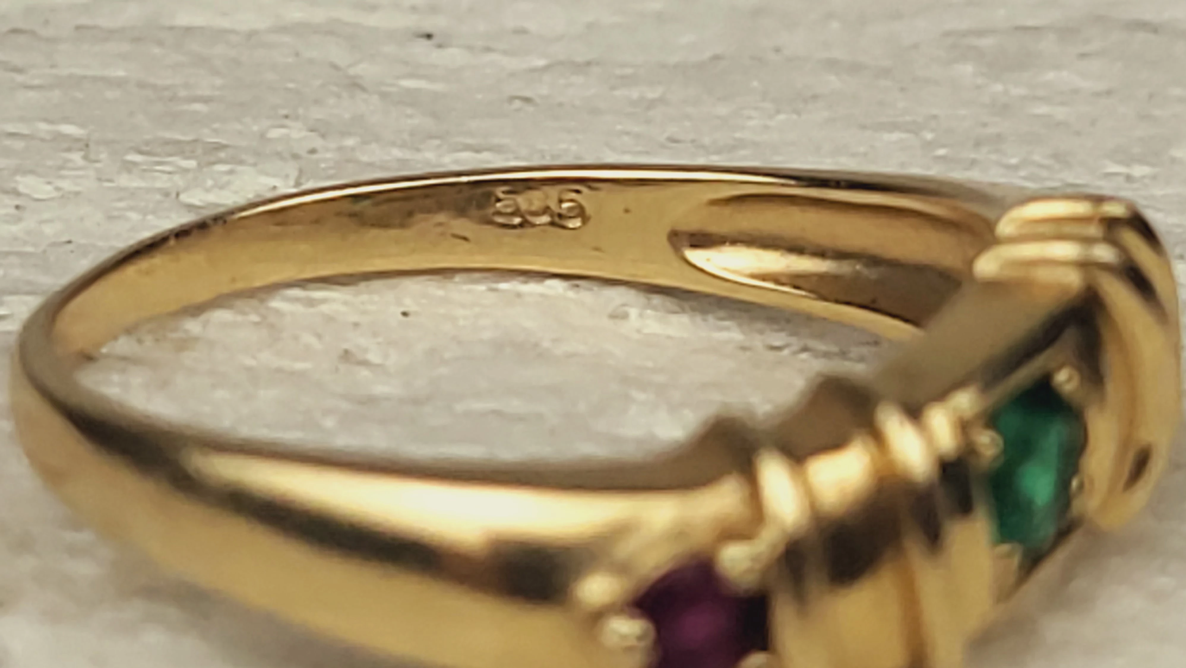 zloty-pierscionek-szmaragd-rubin-szafir-certyfikat-sliczny-waga-319