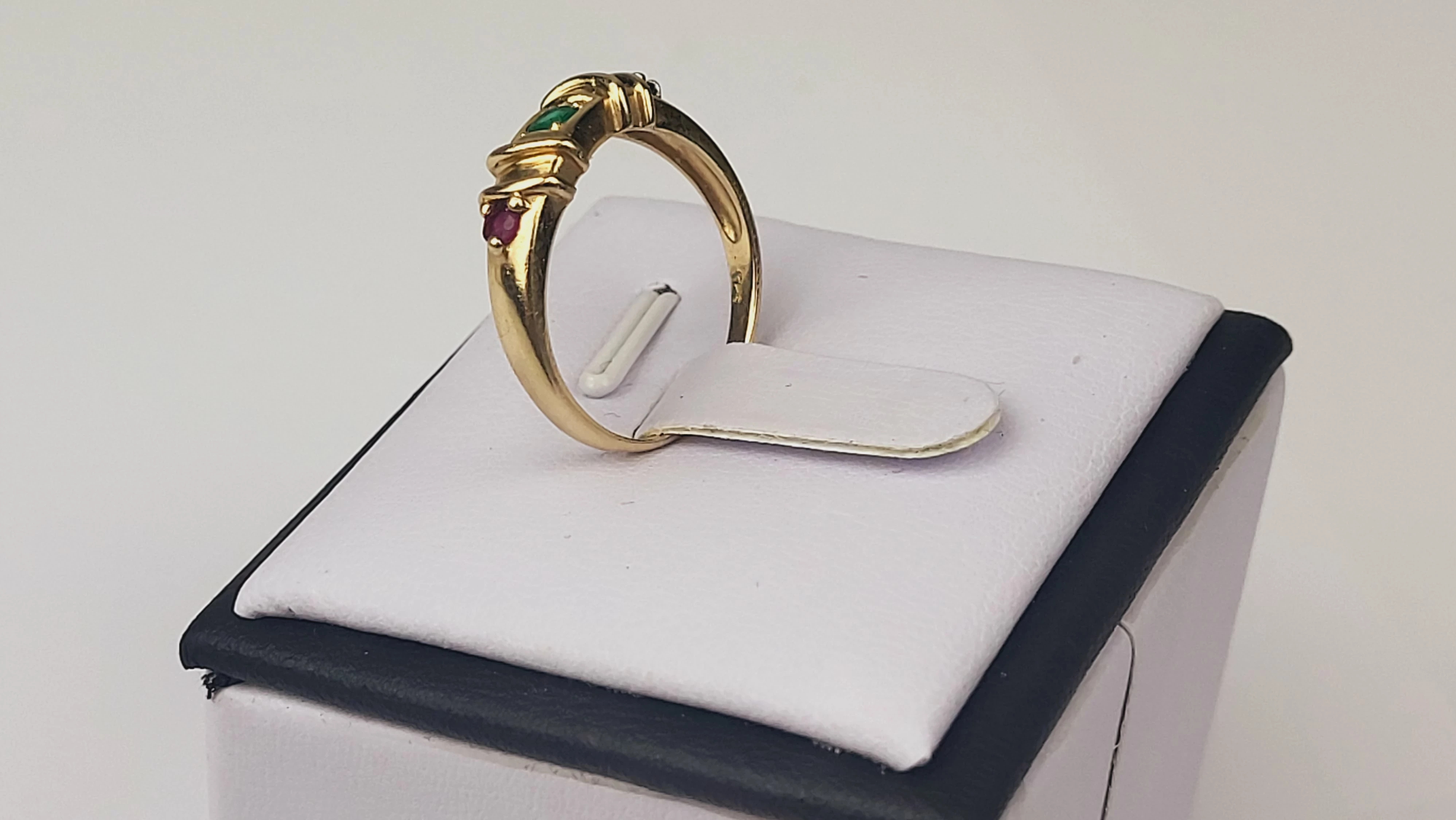 zloty-pierscionek-szmaragd-rubin-szafir-certyfikat-sliczny-marka-bez-marki