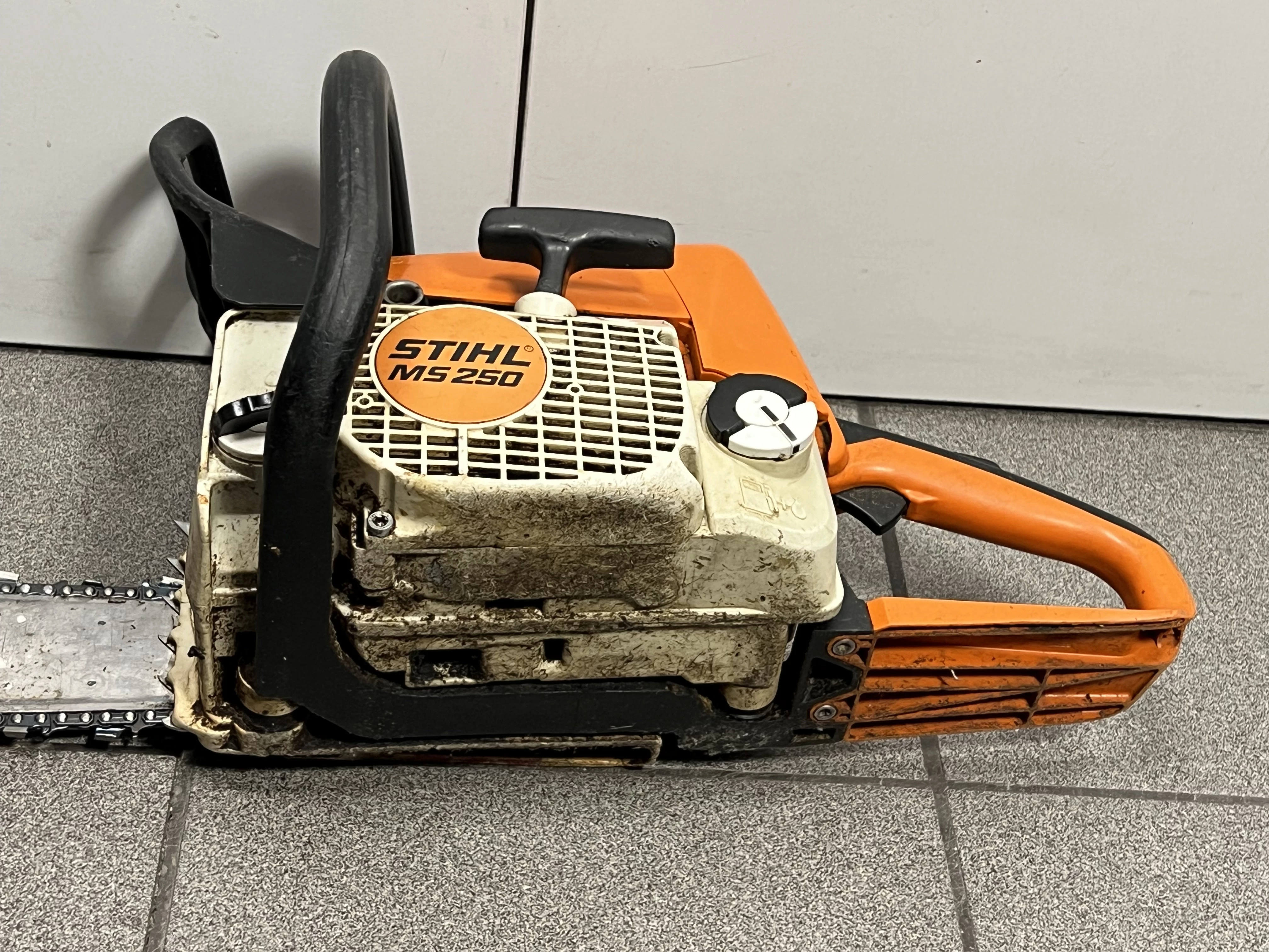 pila-stihl-ms250-23-km-31kw-stan-uszkodzony