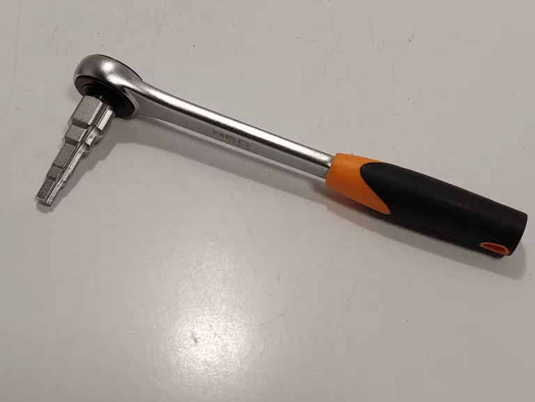 KLUCZ DO ŚRUBUNKÓW GRZEJNIKÓW GRZECHOTKA 1/2" Z GRZECHOTKĄ NEO TOOLS