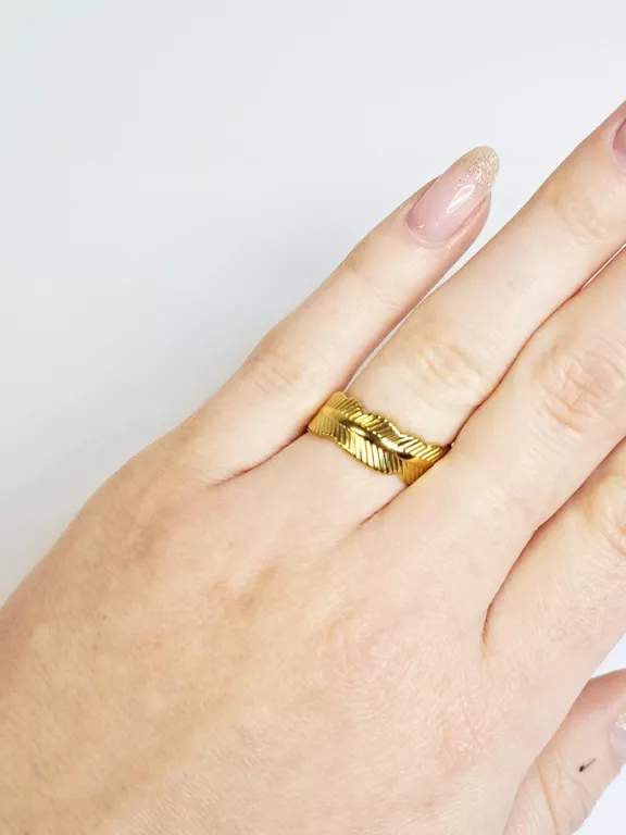 swietny-pierscionek-stal-nierdzewna-r15-334g-material-stal