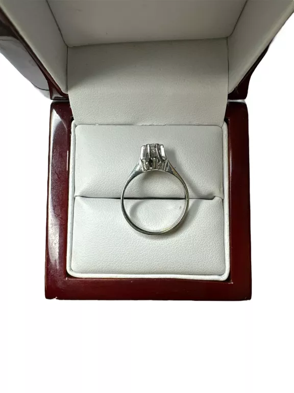 WYJĄTKOWY PIERŚCIONEK DIAMENT BIAŁE ZŁOTO 18K