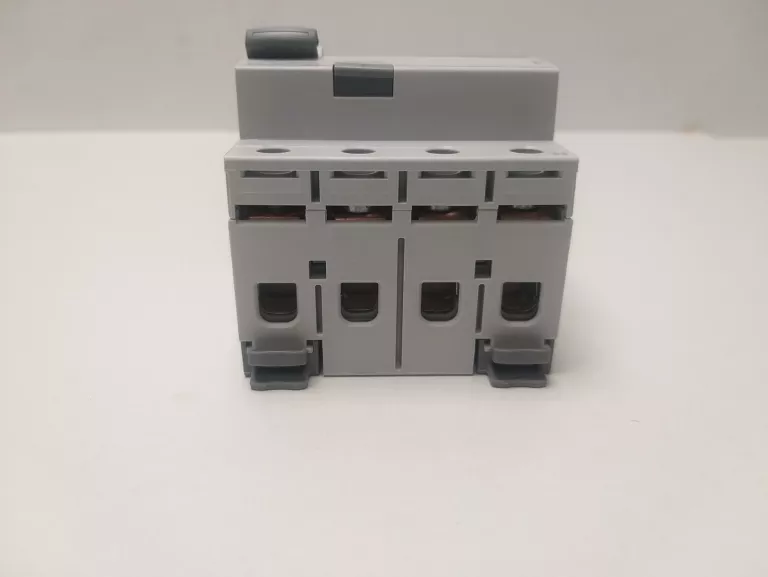 LEGRAND 411765 TX3 FI-SCHALTER 40A 4-POLIG 30MA
