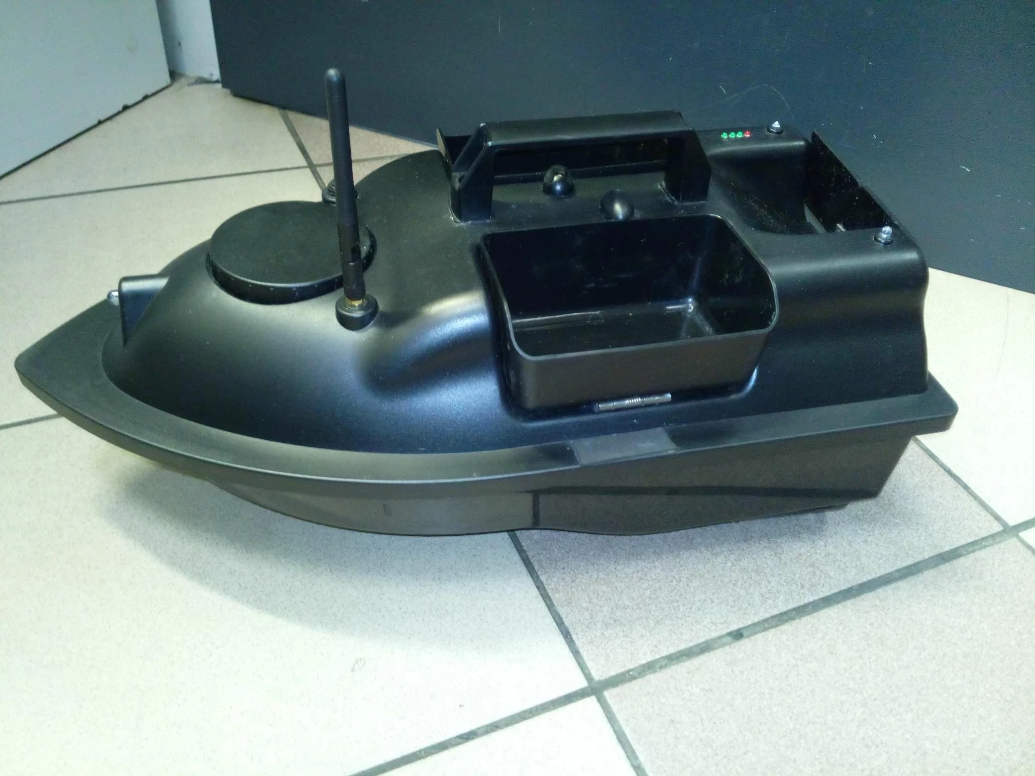 lodka-zanetowawywozowa-marka-bez-marki