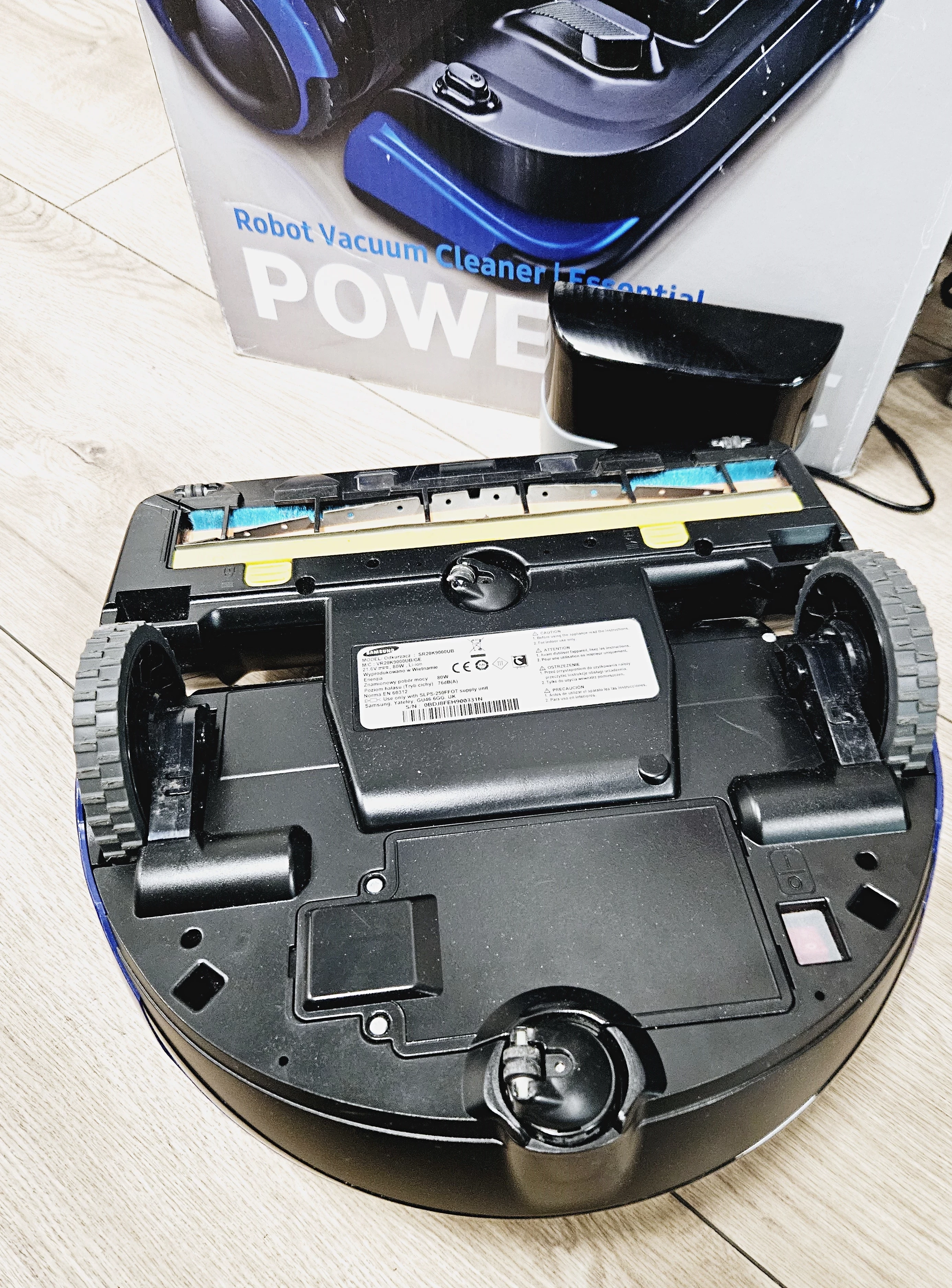 robot-odkurzacz-samsung-vr20k9000ub-powerbot-czas-pracy-bezprzewodowej-10