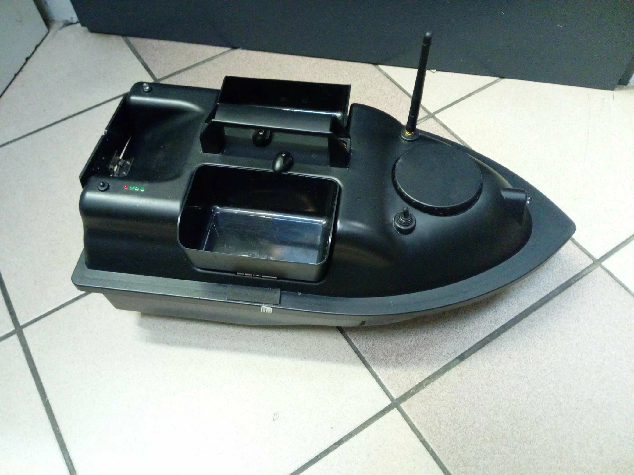 lodka-zanetowawywozowa-model-rc