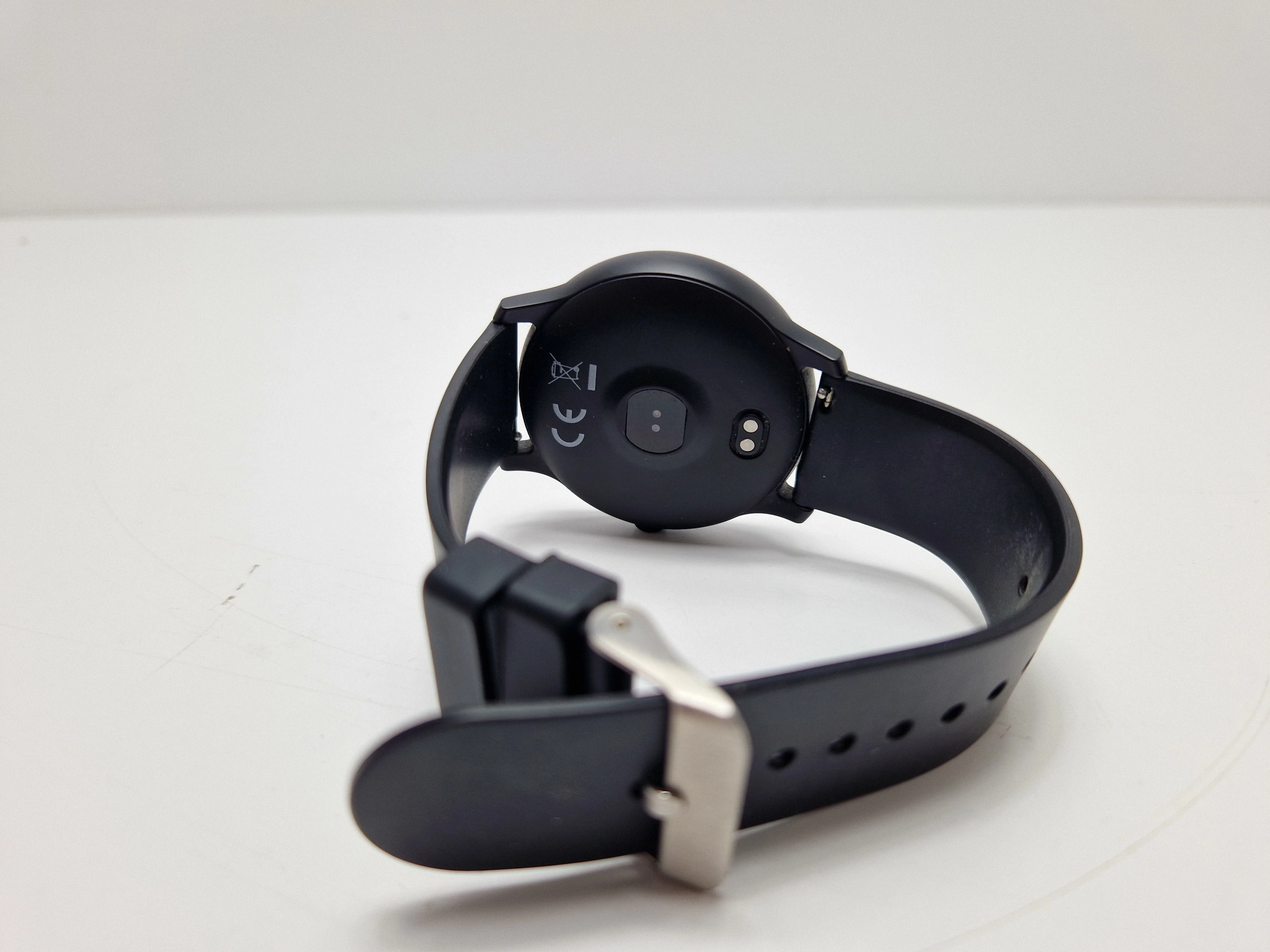 smartwatch-ultra-thin-body-zlacza-brak