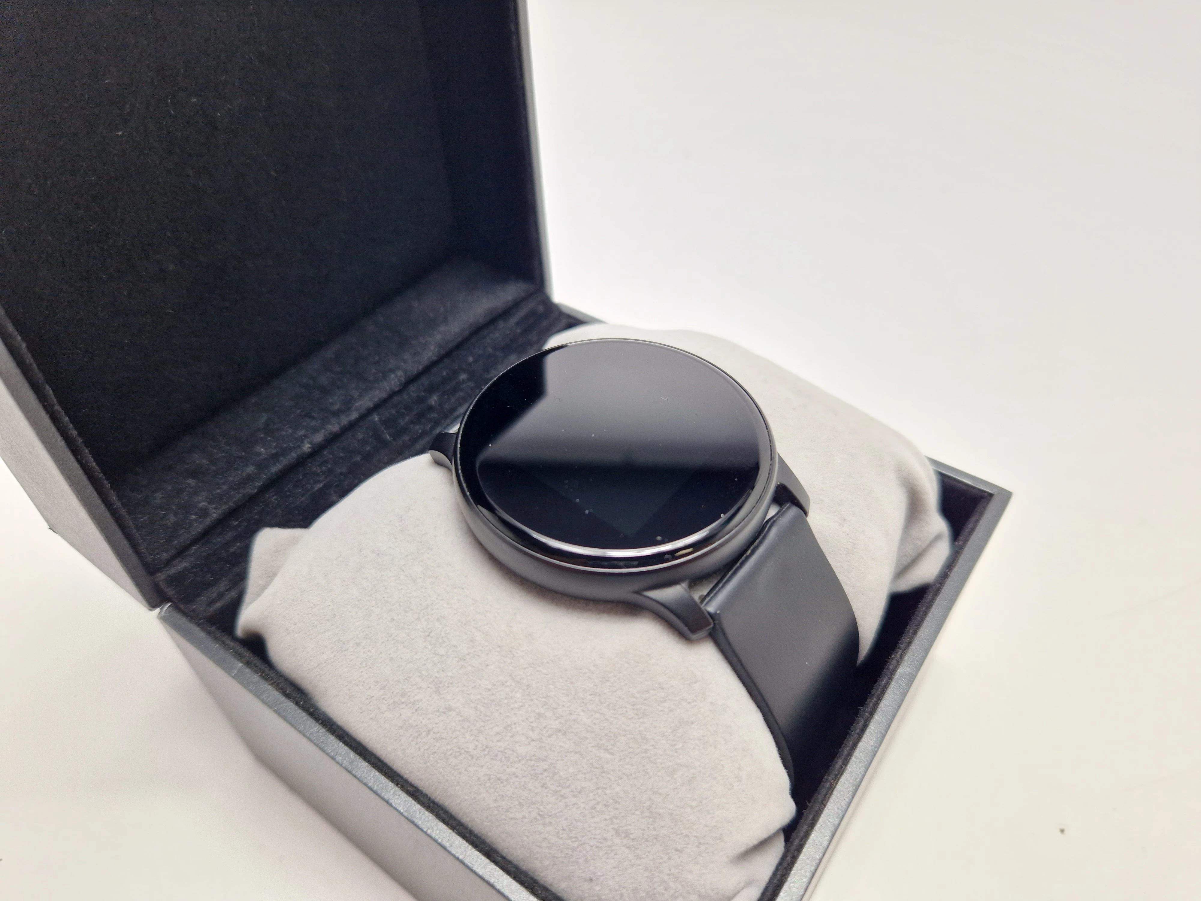 smartwatch-ultra-thin-body-stan-uzywany