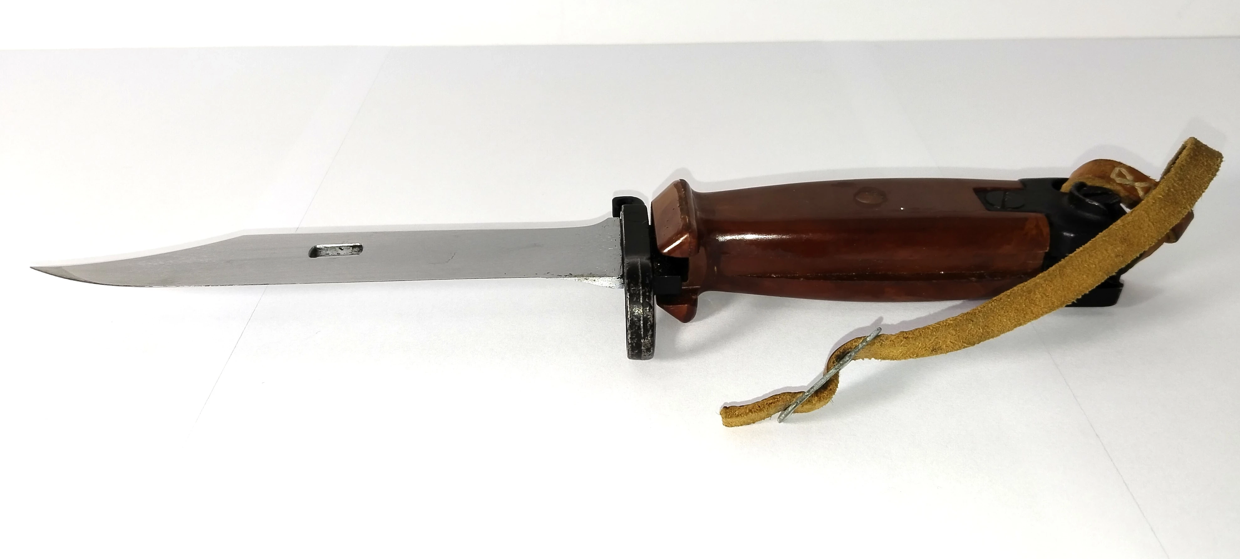 bagnet-polski-zgodny-kalasznikow-ak-47-6h4-akms-model-inny