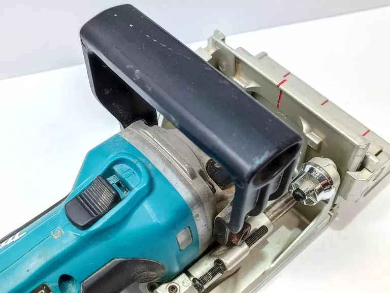 LAMELOWNICA MAKITA DPJ180