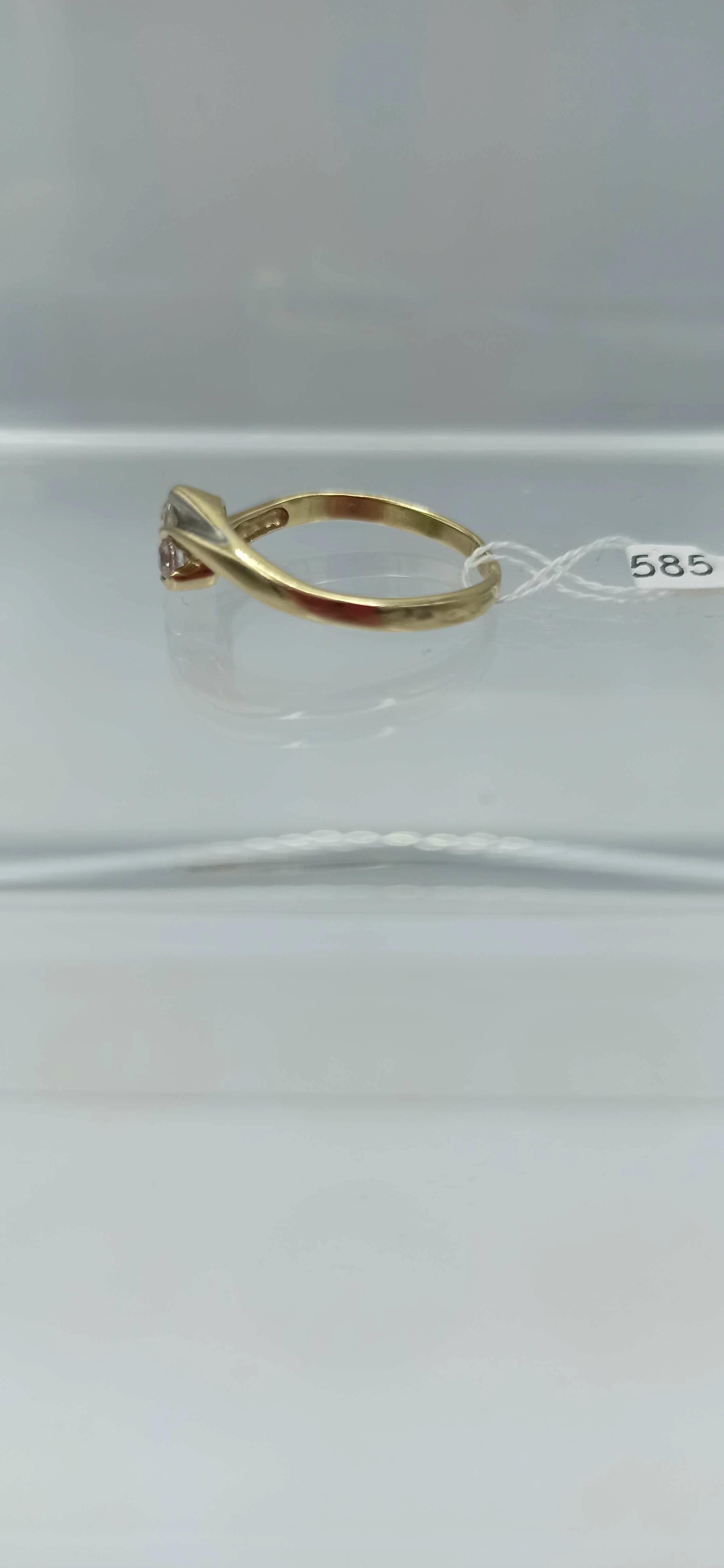 zloty-pierscionek-z-dwoma-oczkami-rodzaj-klasyczne