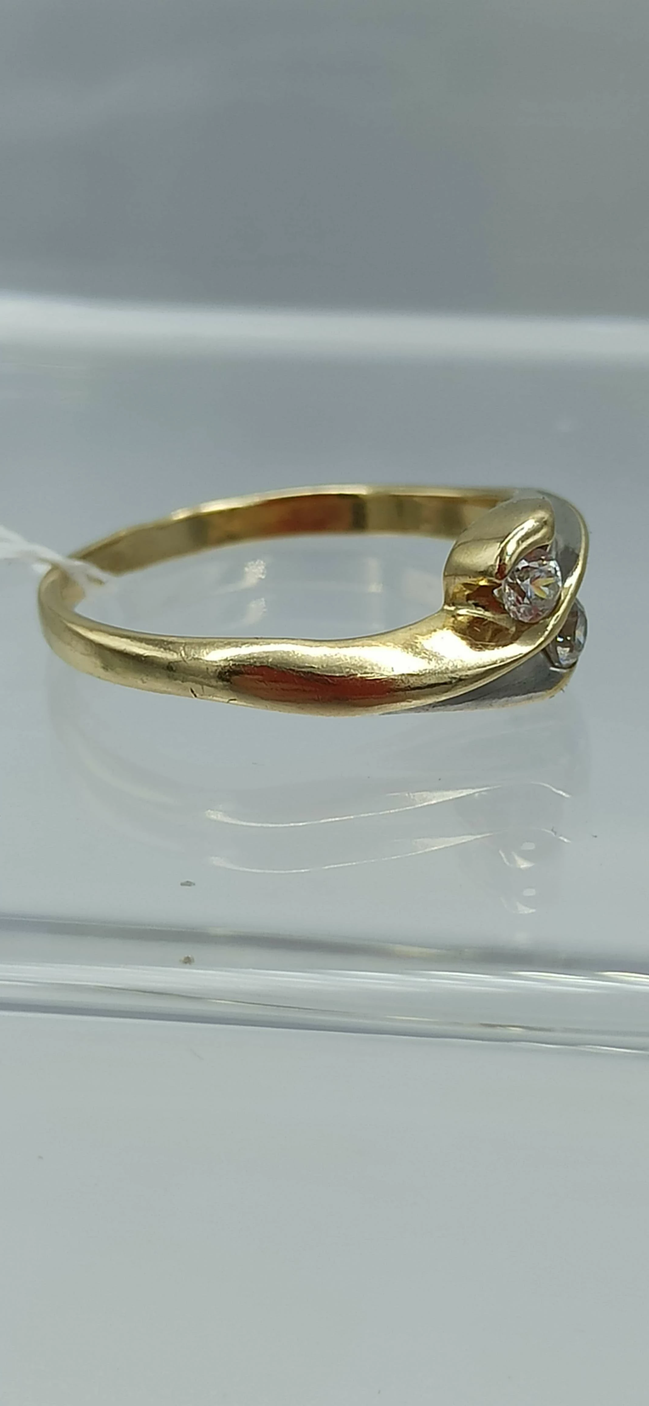 zloty-pierscionek-z-dwoma-oczkami-kamien-inny-kamien