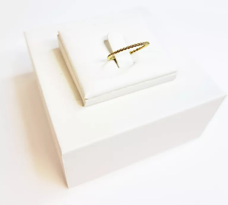 delikatny-pierscionek-ze-stali-nierdzewenej-r13-045g-marka-226434-578521