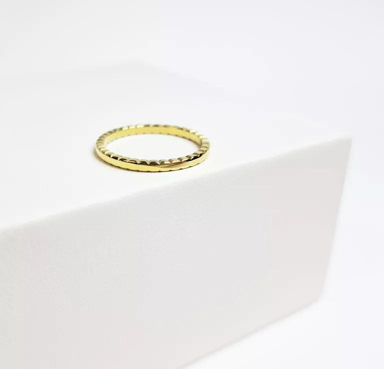 pierscionek-ze-stali-nierdzewnej-r15-108g-marka-inna-marka