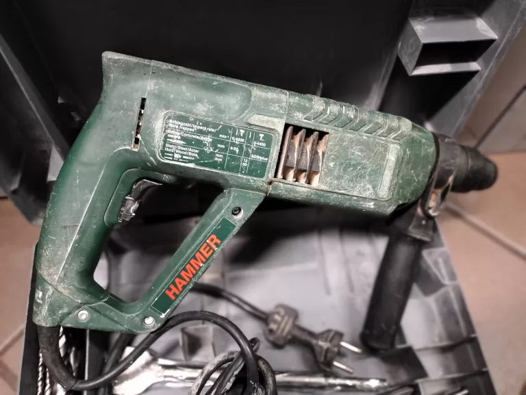 MŁOTOWIERTARKA BOSCH SDS PLUS 600 W PBH 220 RE
