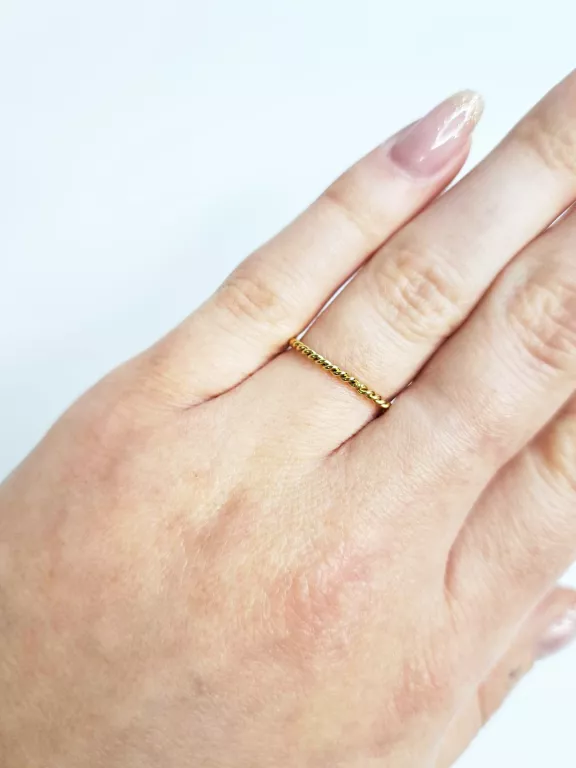 delikatny-pierscionek-ze-stali-nierdzewenej-r13-045g-rodzaj-2205-2