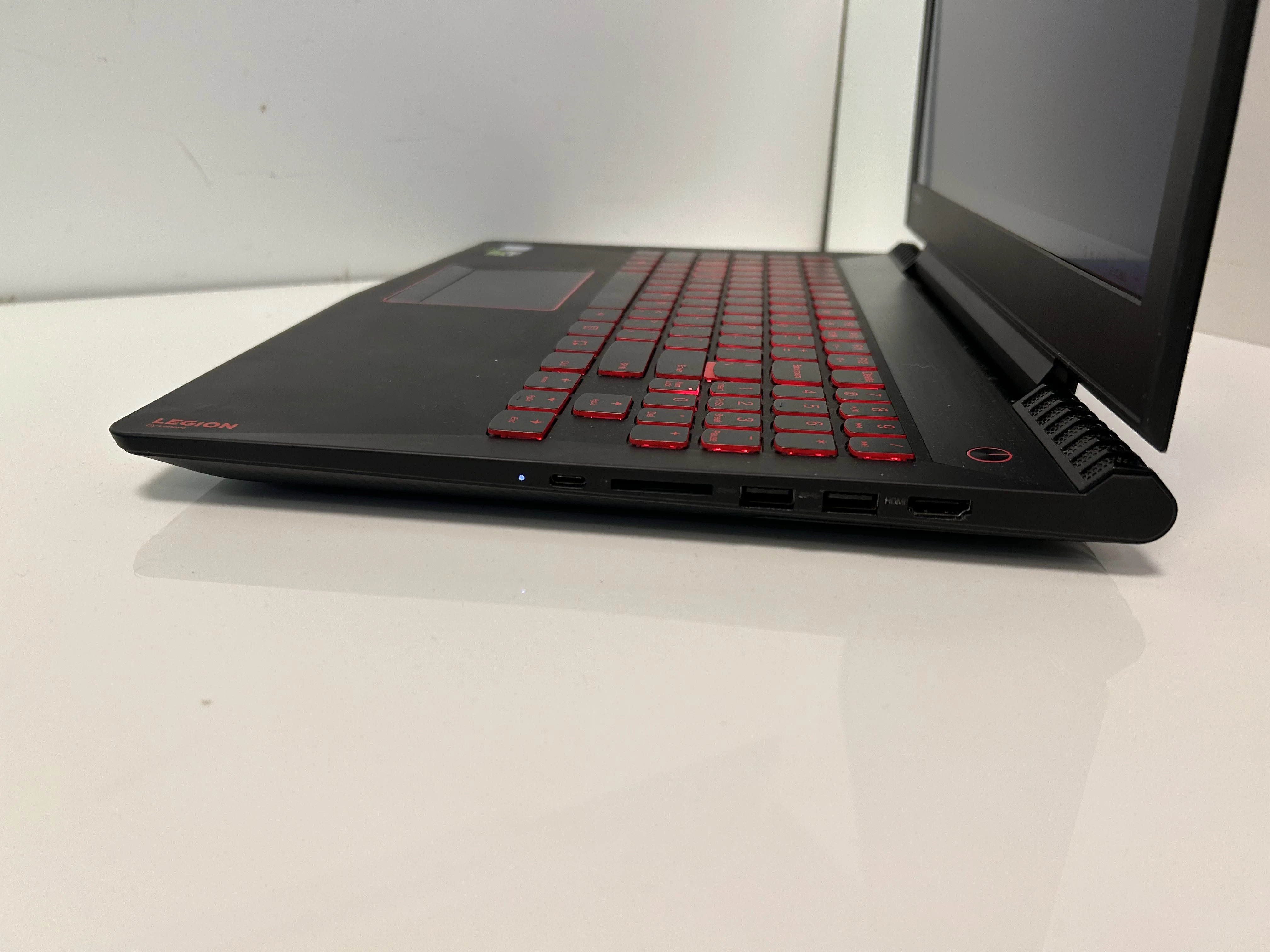 lenovo-y520-15ikbn-i7-7700hq-16ram1tb-nvidia-gtx1050-rozdzielczosc-px-1920-x-1080