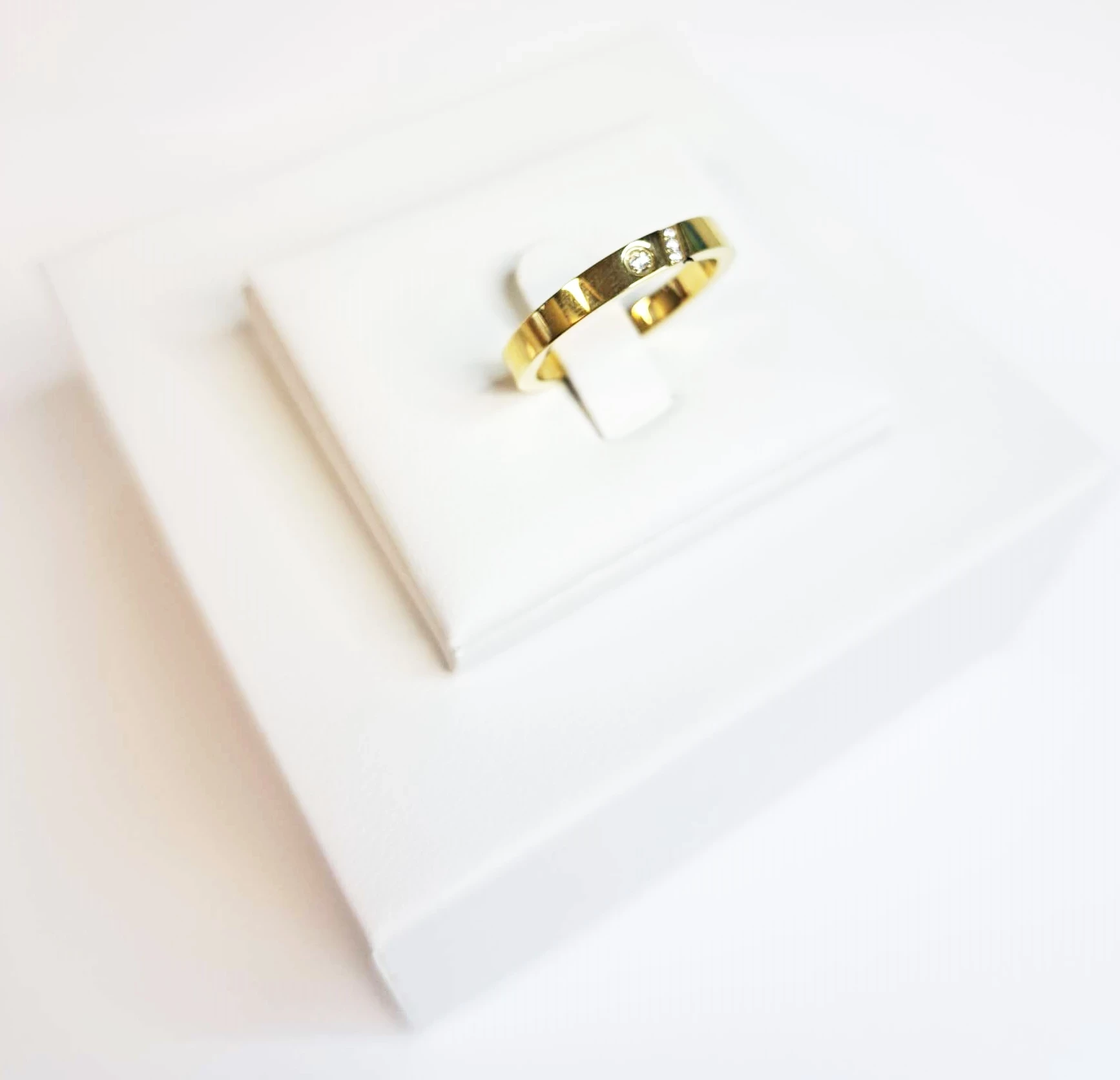 delikatny-pierscionek-ze-stali-nierdzewnej-r15-243g-marka-bez-marki