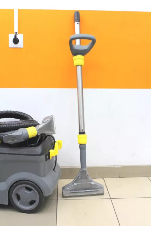 ODKURZACZ PIORĄCY KARCHER PUZZI 10/1