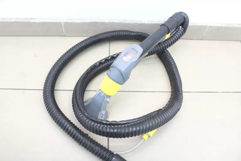 ODKURZACZ PIORĄCY KARCHER PUZZI 10/1