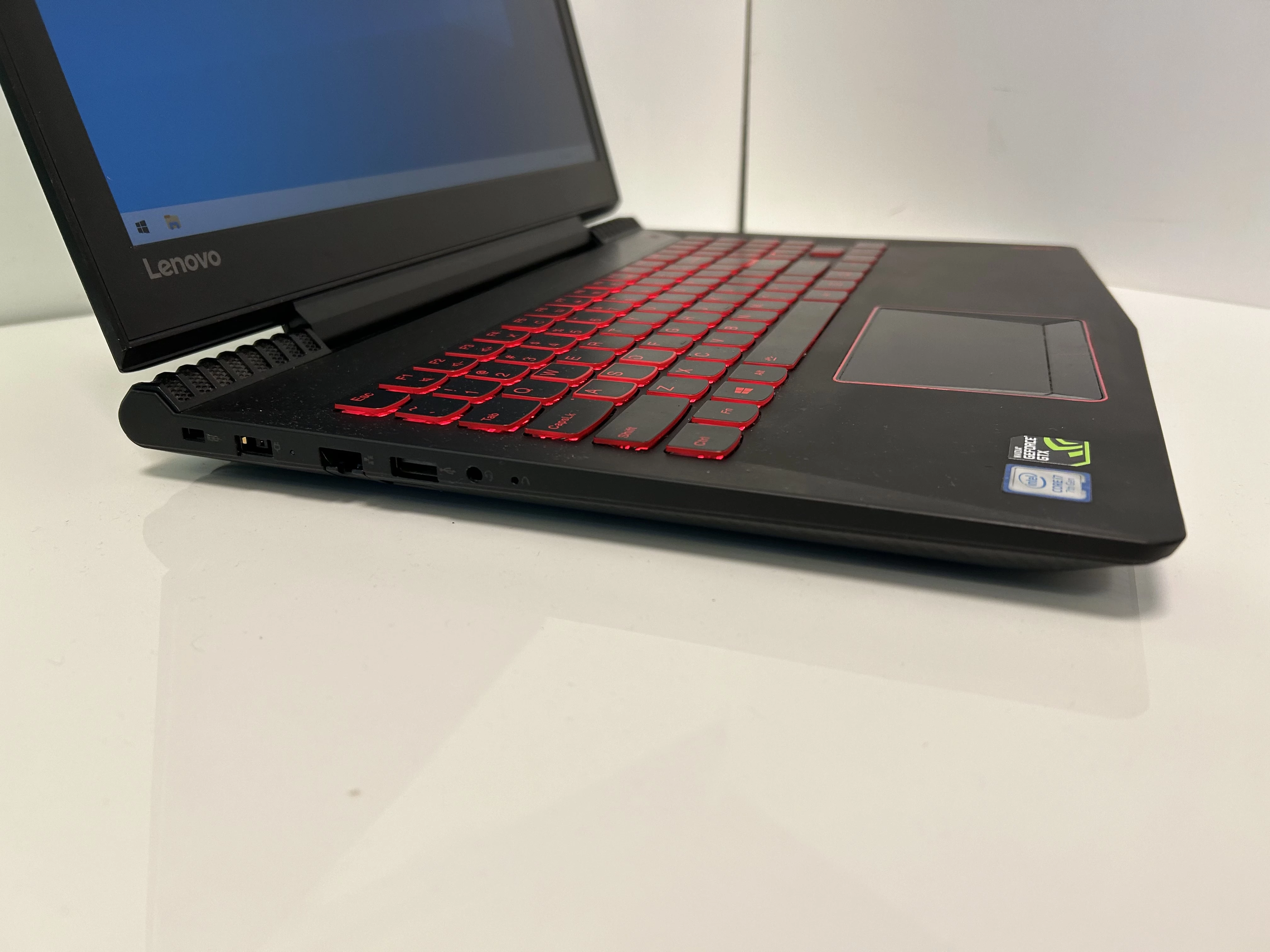 lenovo-y520-15ikbn-i7-7700hq-16ram1tb-nvidia-gtx1050-przekatna-ekranu-156