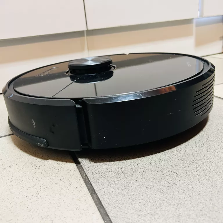 ROBOT SPRZĄTAJĄCY ROBOROCK S6 ZE STACJA ŁADUJĄCĄ