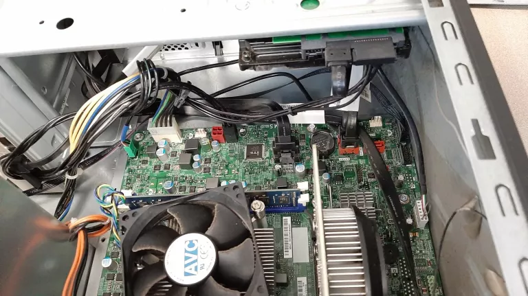 KOMPUTER STACJONARNY LENOVO IDEACENTRE 300-20ISH COREI5 ITB 8GB GTX 750