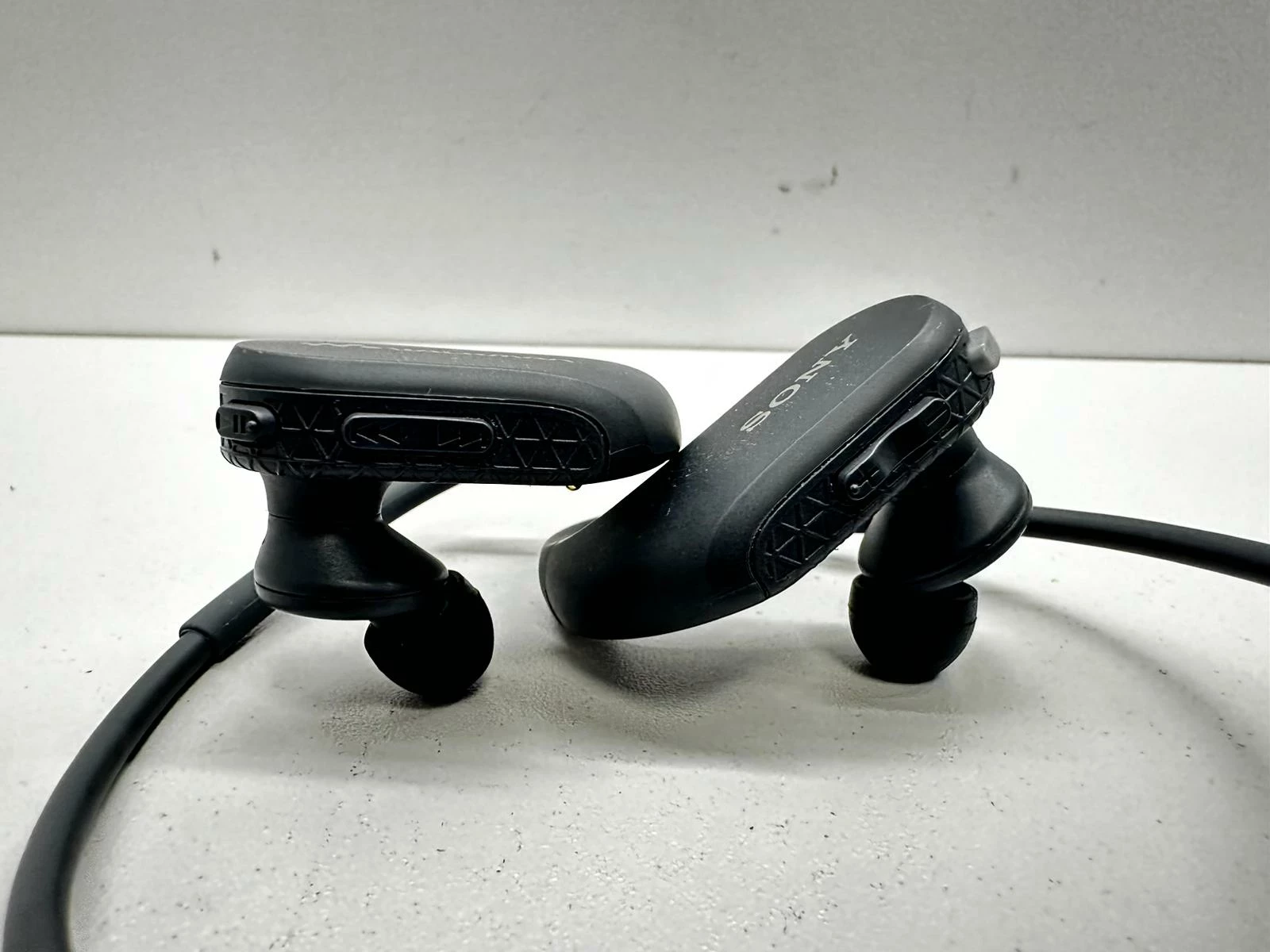 sony-nw-ws413-walkman-4-gb-sluchawki-bezprzewodowe-opis-wyszynskiego-54-piekary-spj