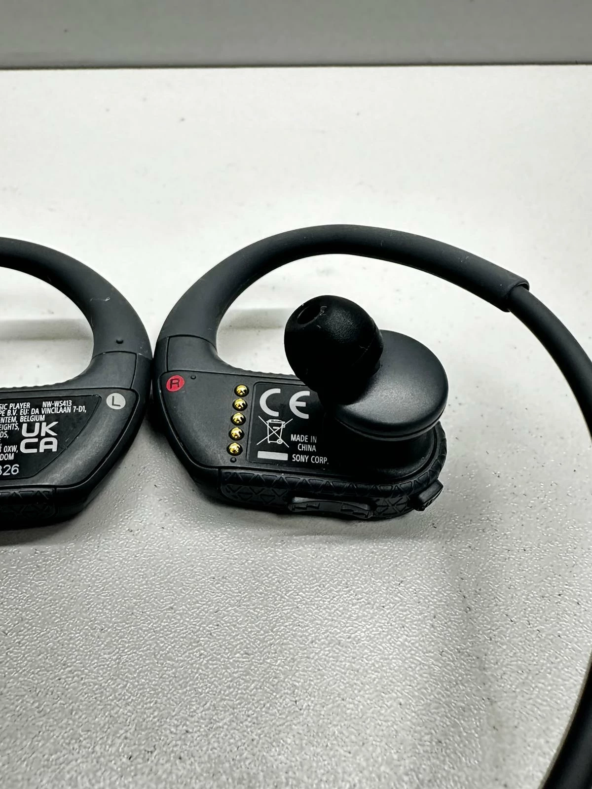 sony-nw-ws413-walkman-4-gb-sluchawki-bezprzewodowe-opis-stan-uszkodzony