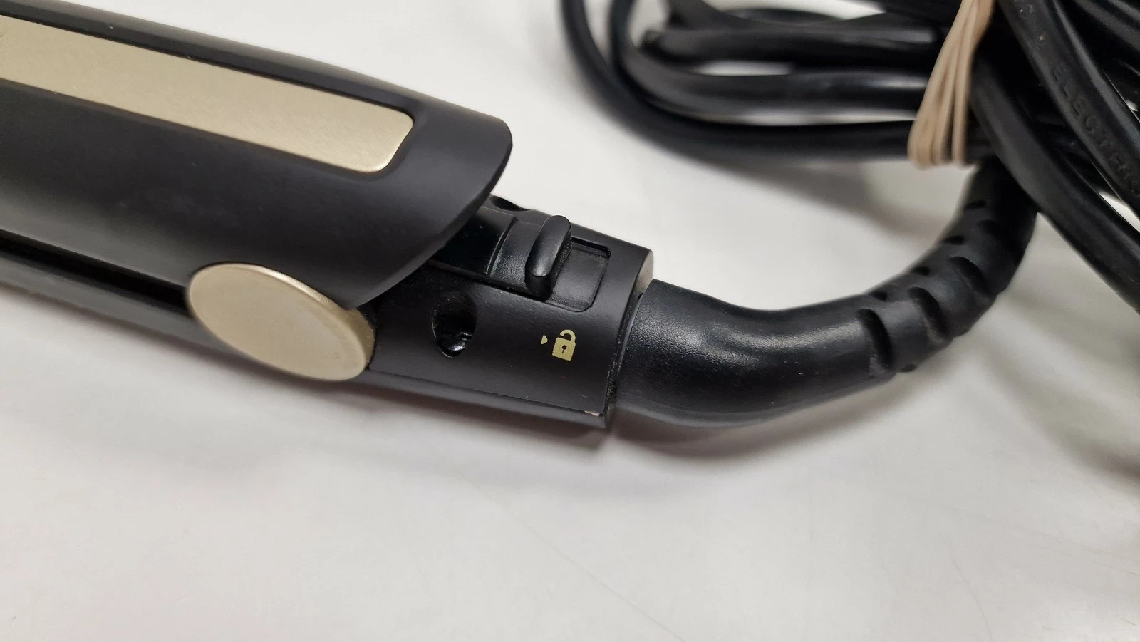 prostownica-gotze-jensen-hs700-powloka-ceramiczna