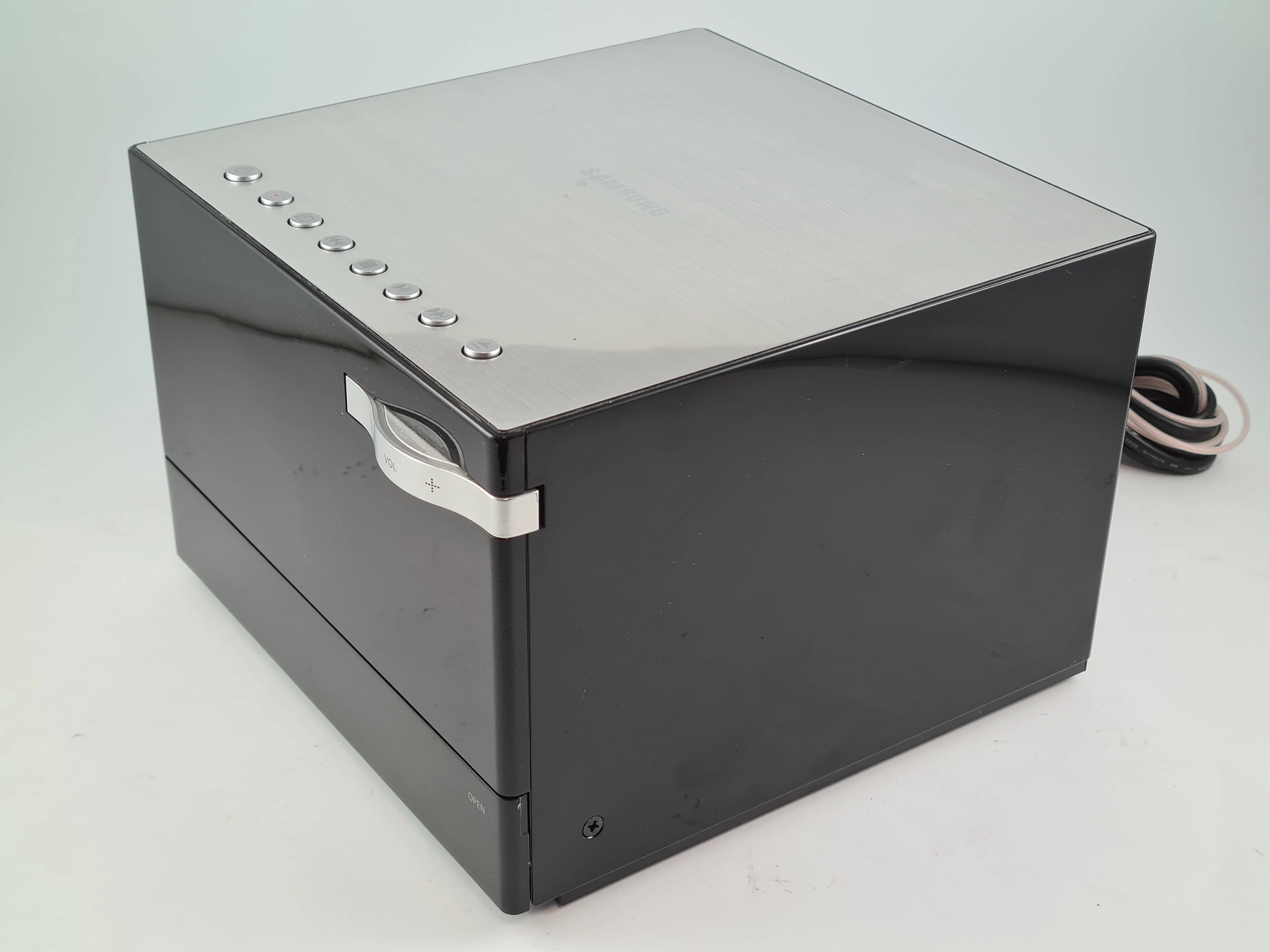 wieza-stereo-samsung-mm-e330d-kolor-srebrny