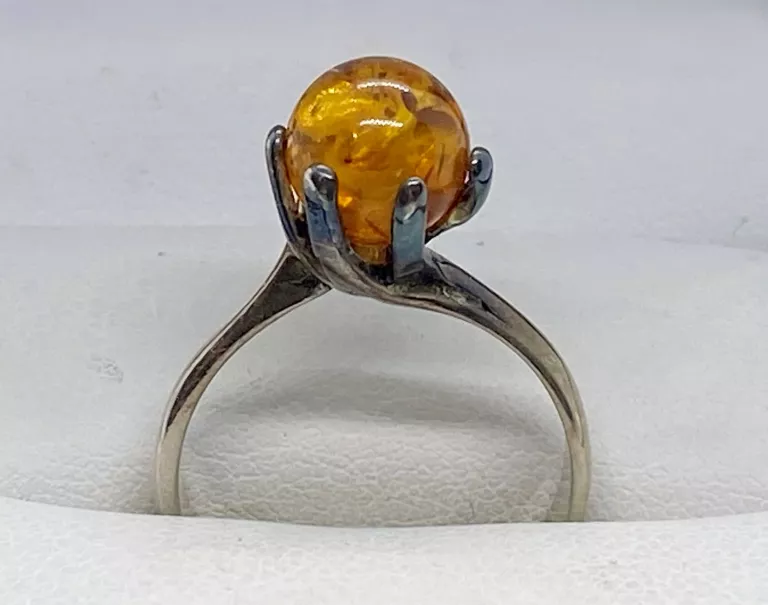 srebrny-stary-pierscionek-z-bursztynem-pr925-wroclawska-6-opole-sj