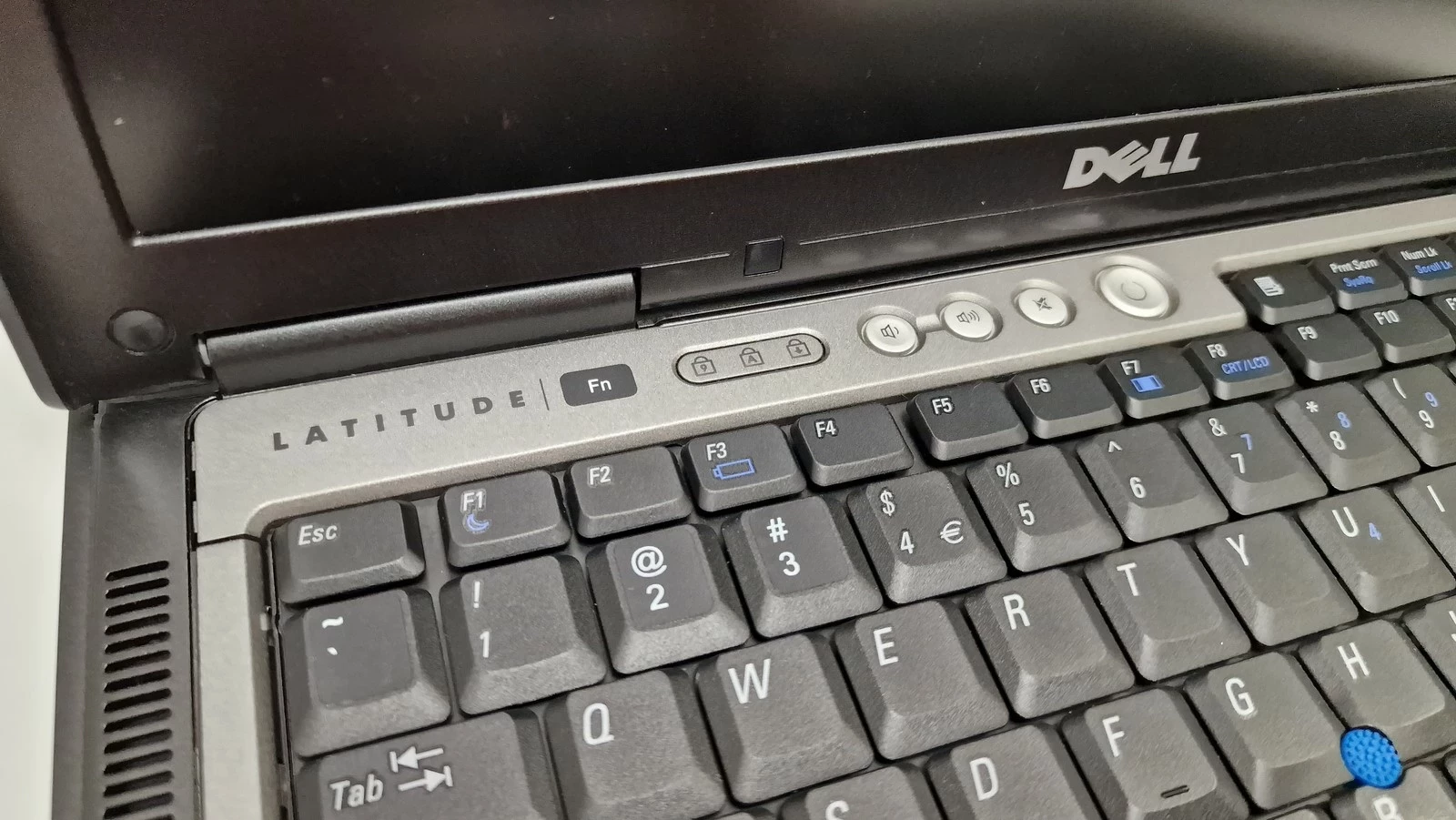 laptop-dell-pp18l-win-xp-2gb-intel-core-2-duo-przekatna-ekranu-141