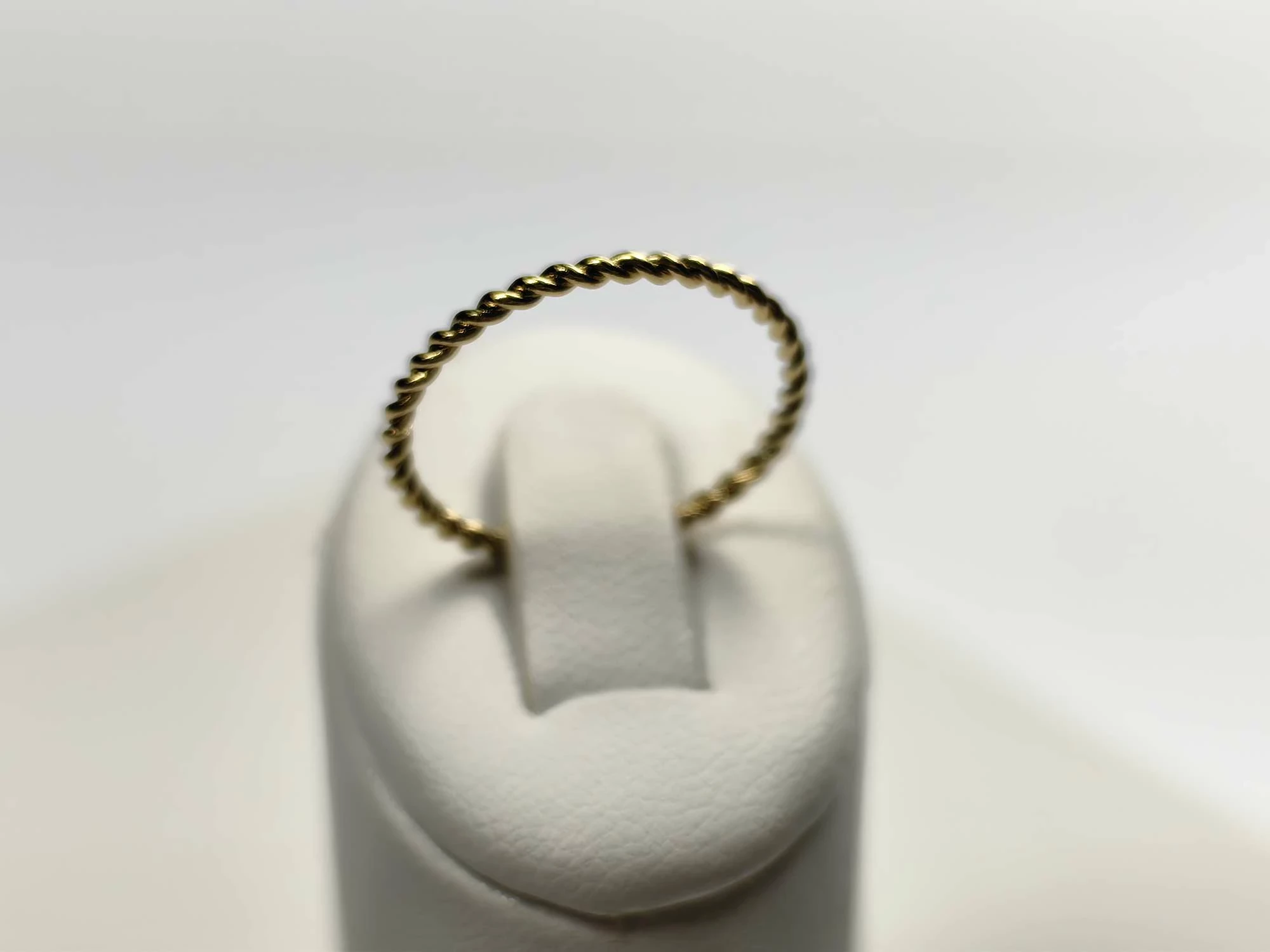 piekny-delikatny-pierscionek-stal-nierdzewna-r-15-g-046-kamienie-221-64