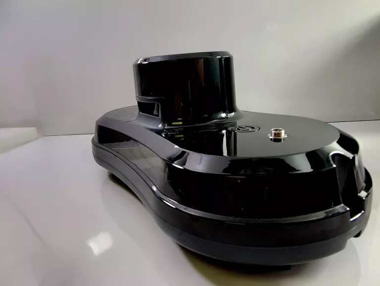 AQUAMENTI WINDOW CLEANING ROBOT