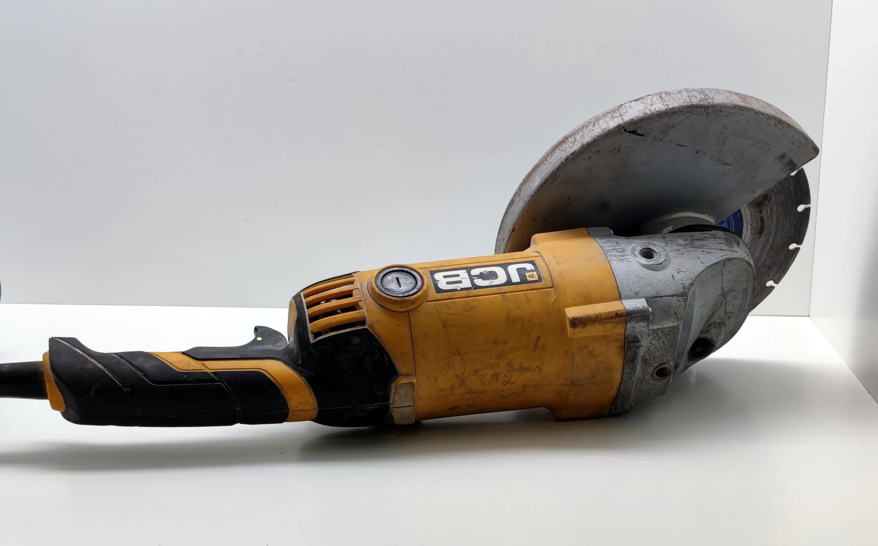 szlifierka-katowa-jcb-ag230-230mm-2300w-m14-product-id-0b72646d-be4a-4650-a300-9c086ddc33c7