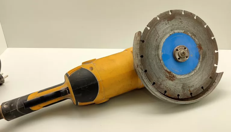 szlifierka-katowa-jcb-ag230-230mm-2300w-m14-stan-uzywany