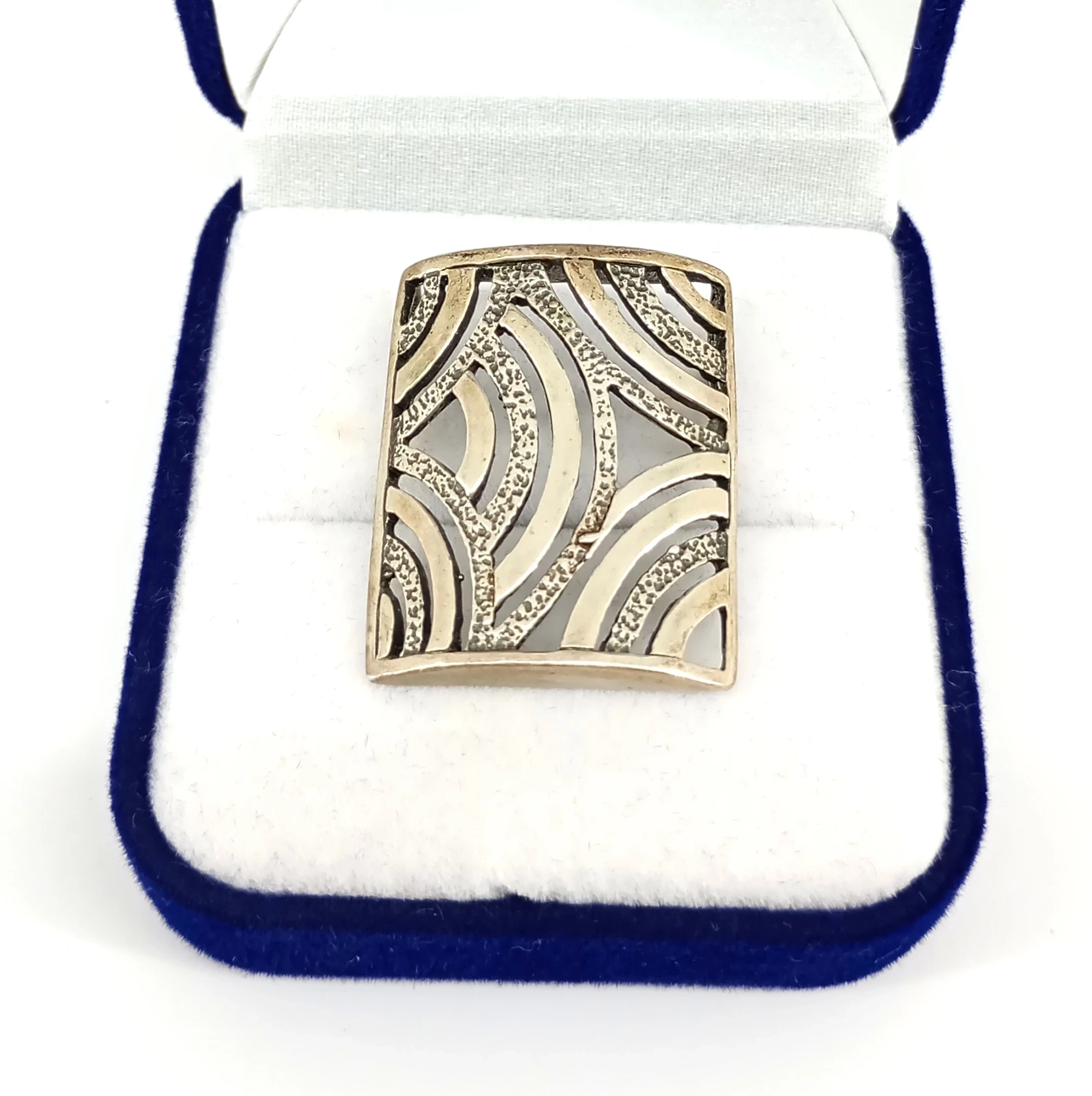 interesujaca-zawieszka-925-551g-stan-uzywany