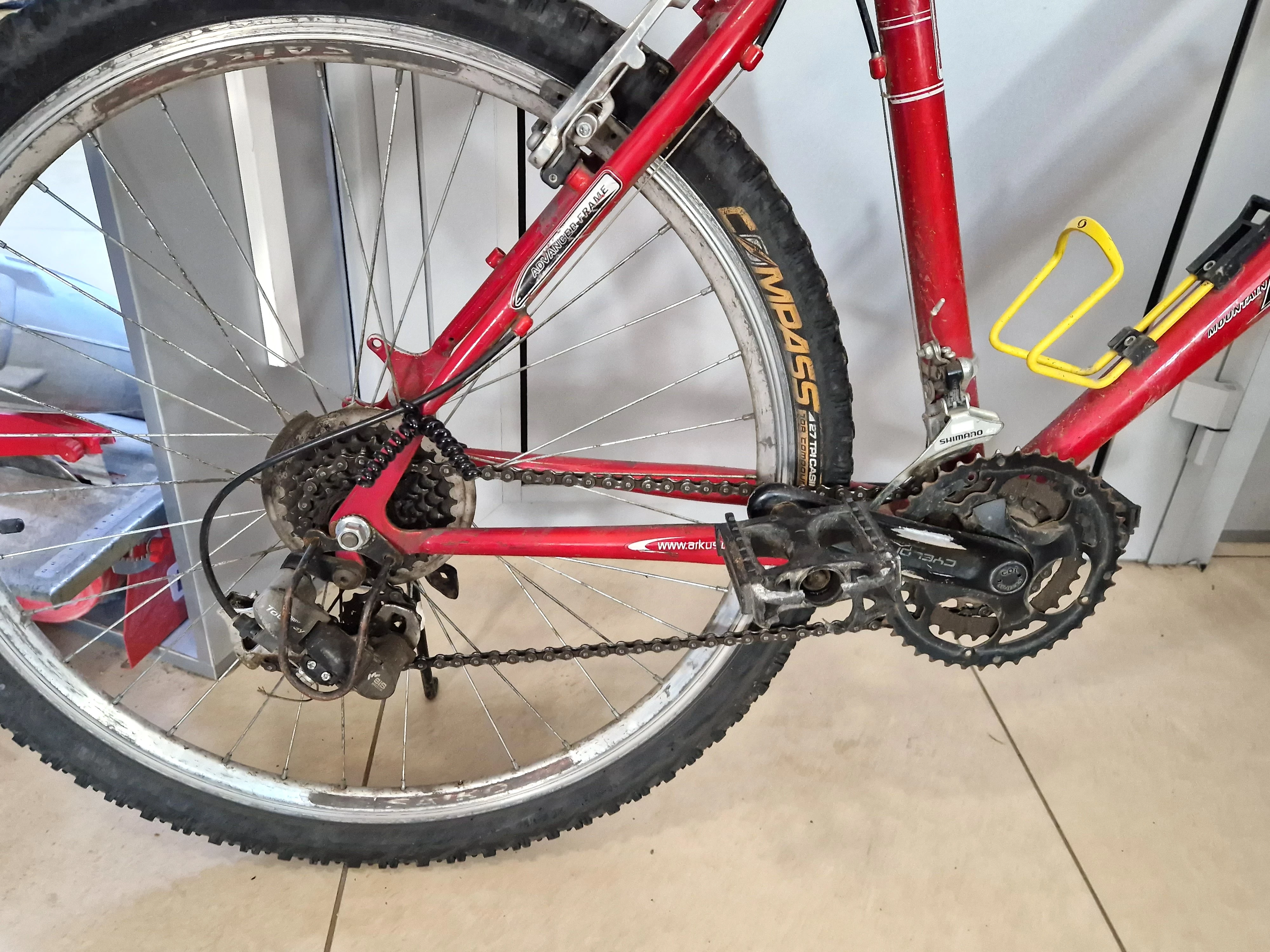 rower-gorski-delta-trend-301-kolor-czerwony