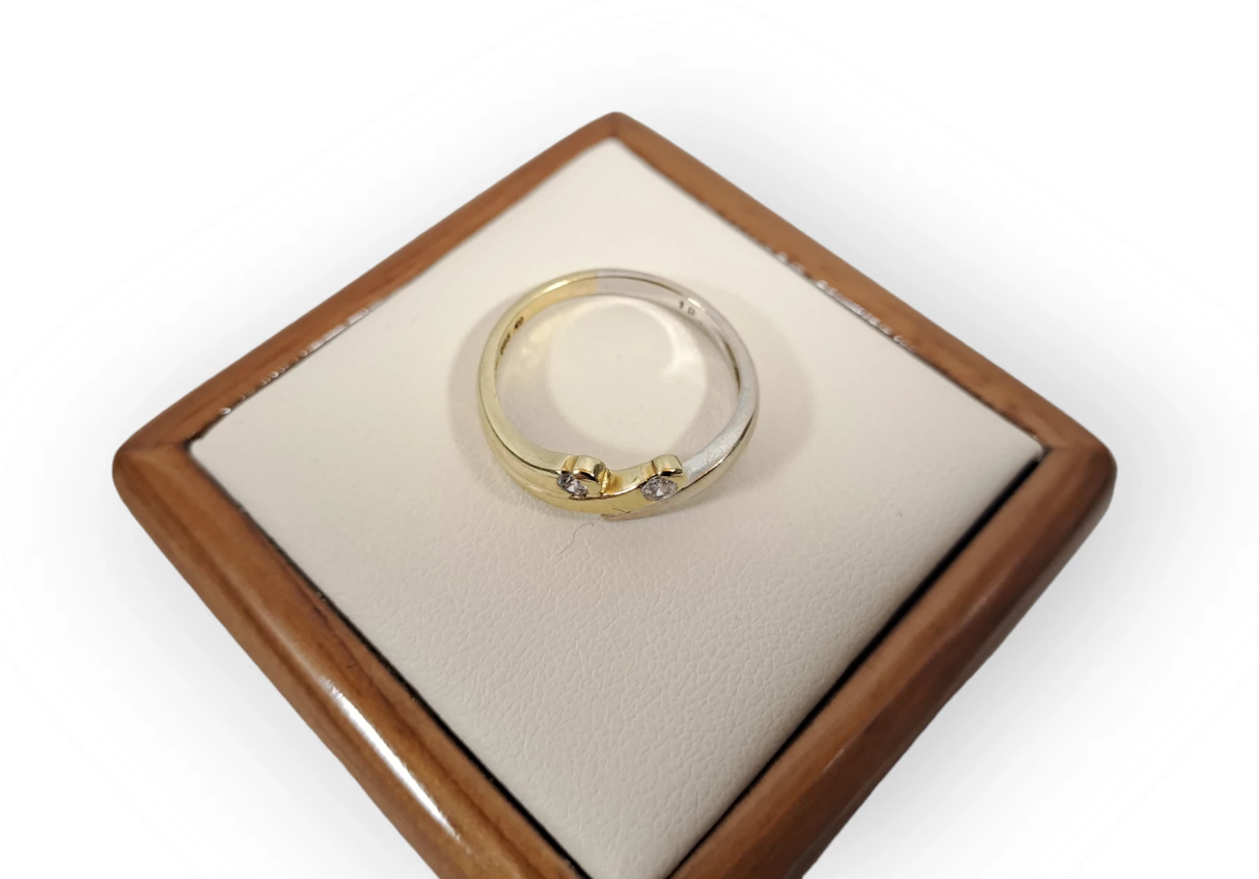 zloty-pierscionek-z-diamentami-010ct-277g-585-r15-material-15835-2