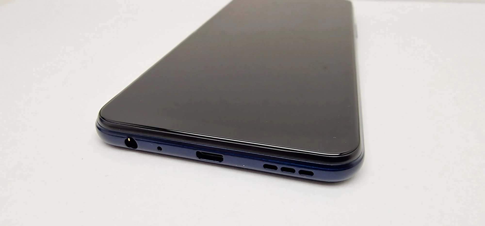 vivo-y11s-typ-smartfon