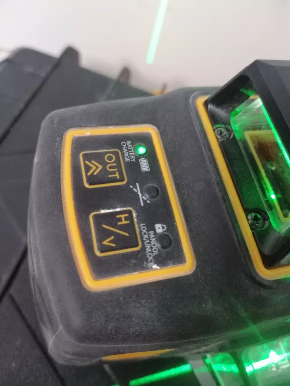 SMART LASER KRZYŻOWY ZIELONY 360° 30M UCHWYT STATY